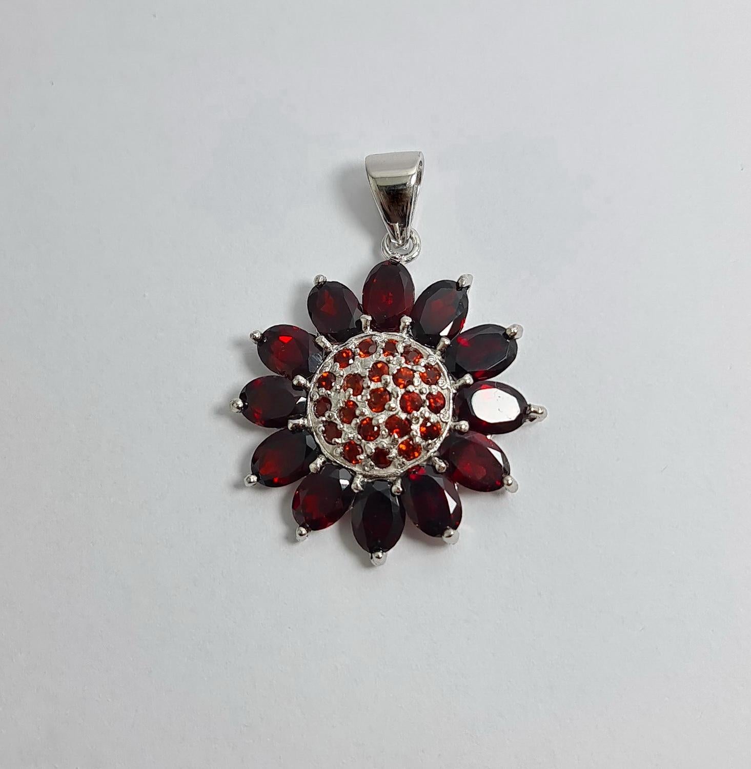 Women's or Men's 8Cts Natural Untreated Garnet SunFlower Sterling Silver Rhodium Plated Pendant For Sale