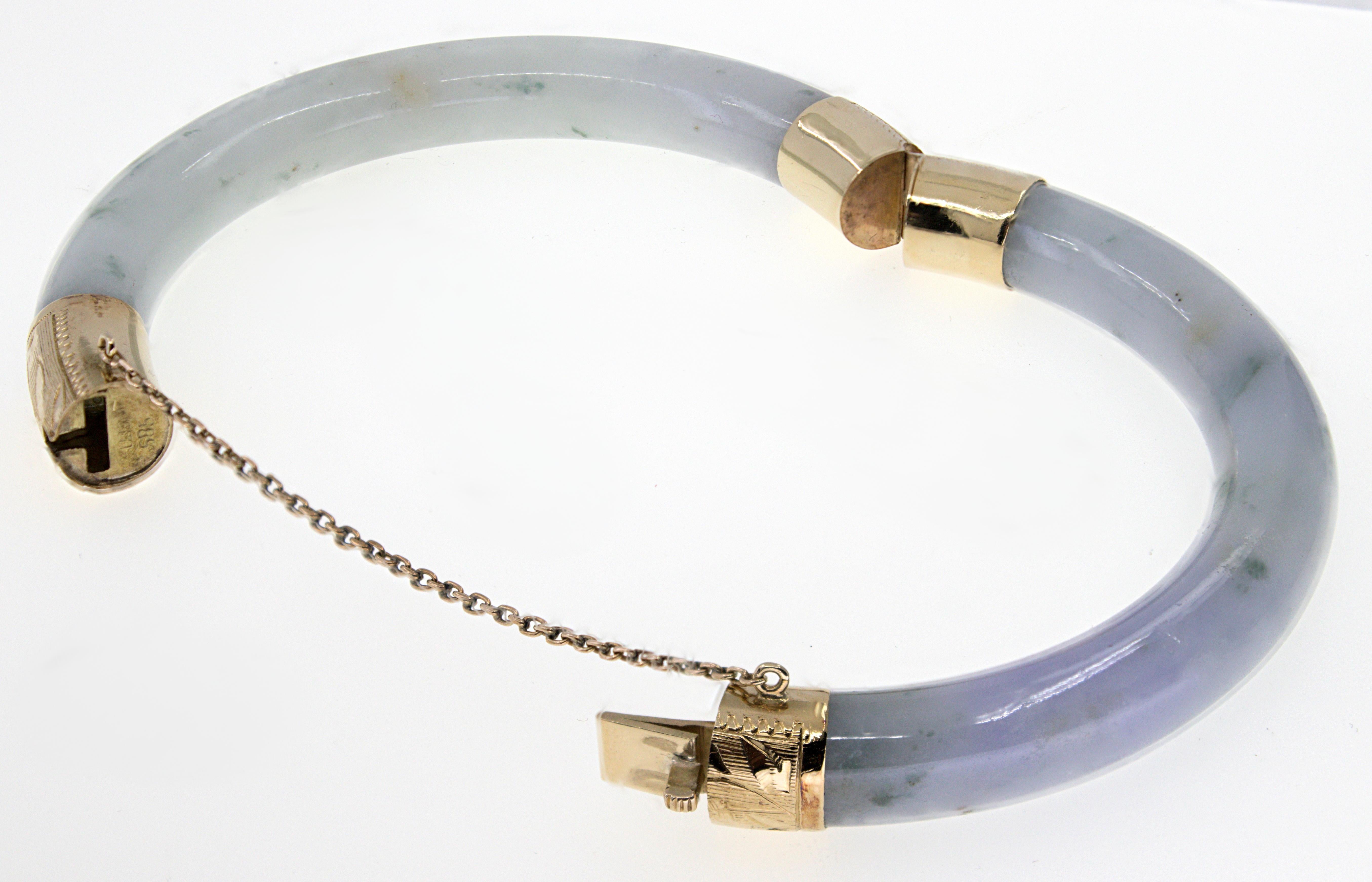 Natural Untreated GIA Certified Jadeite Jade 14K Gold Hinged Bangle Bracelet For Sale 2