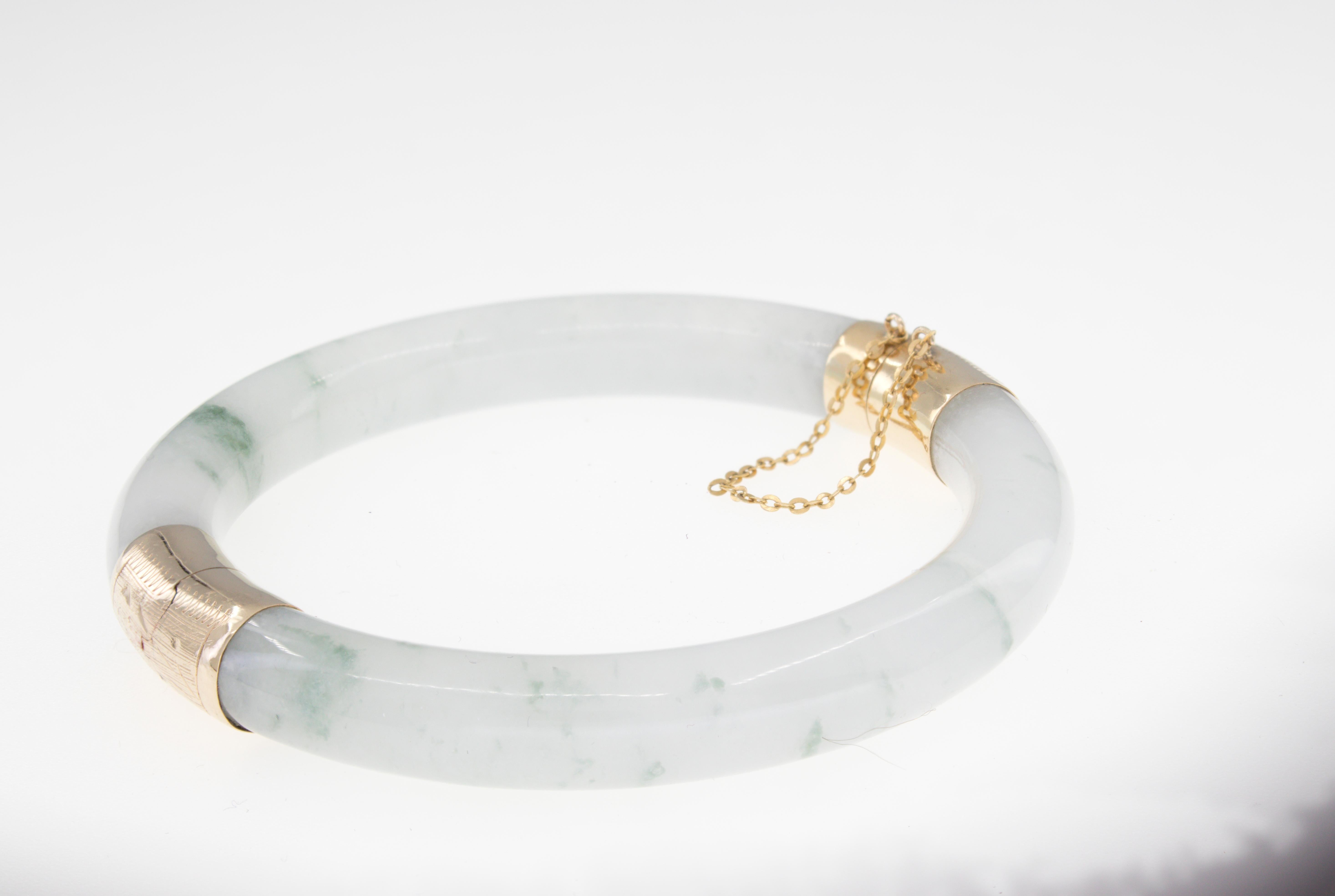 Natural Untreated GIA Certified Jadeite Jade, 14K Gold Hinged Bangle Bracelet For Sale 2