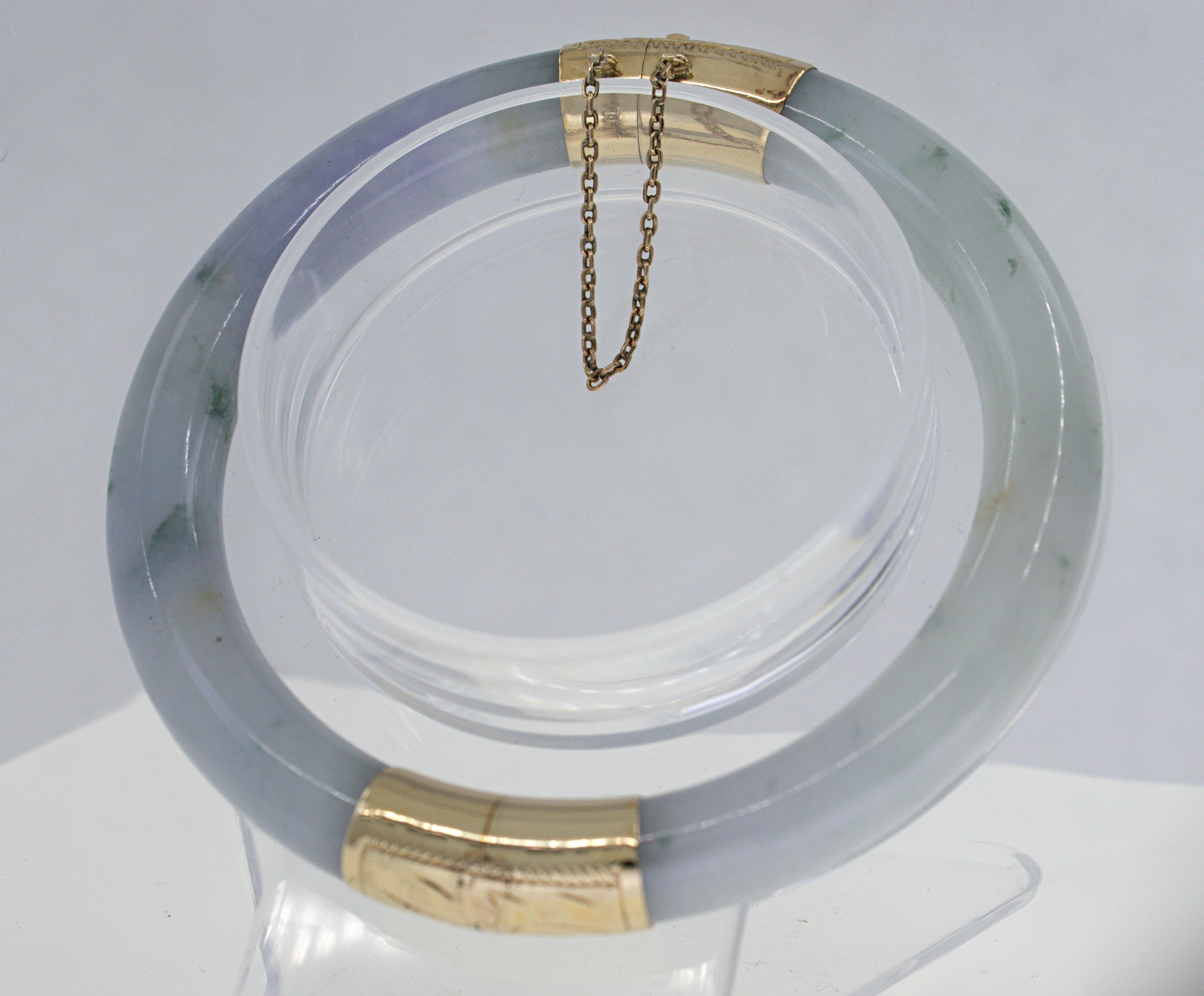 Artisan Natural Untreated GIA Certified Jadeite Jade 14K Gold Hinged Bangle Bracelet For Sale
