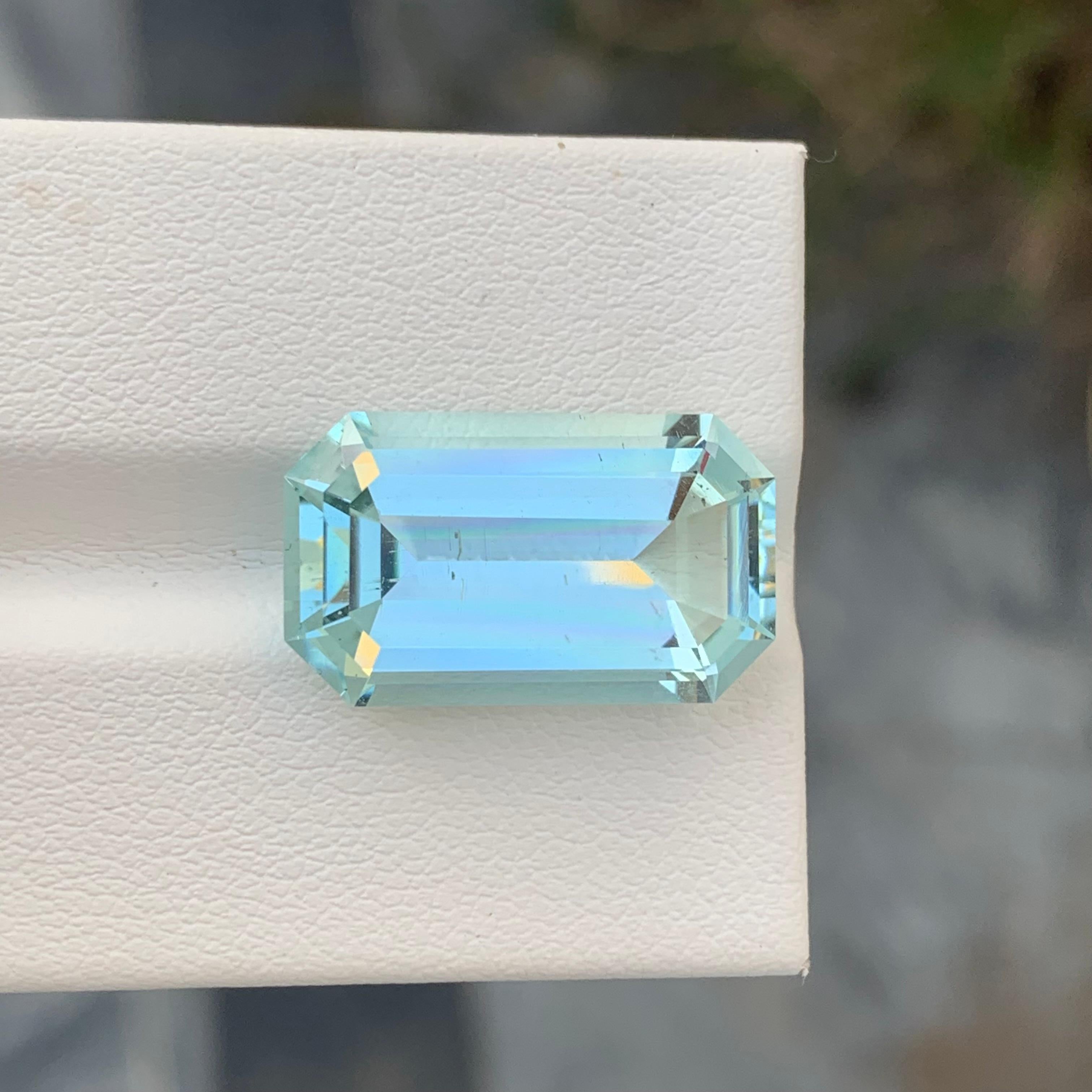 Natural Untreated Loose Aquamarine 11.30 Carat Emerald Shape Gem For Necklace For Sale 1