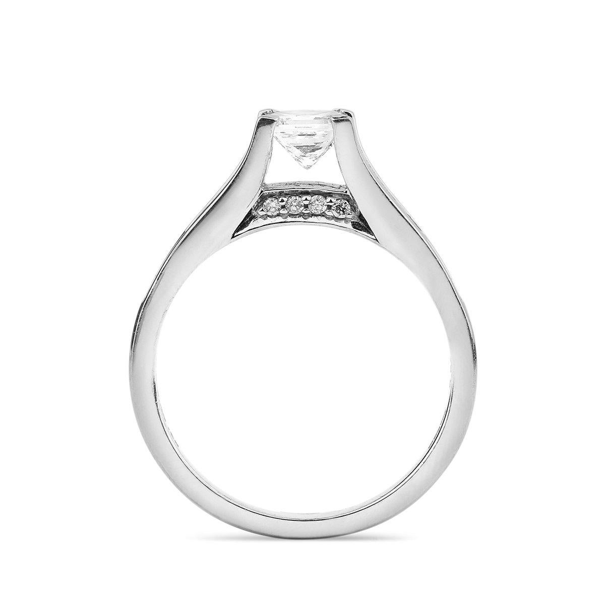 Natural untreated Princess Shape White Diamond 18 Karat Gold Engagement Ring For Sale 1