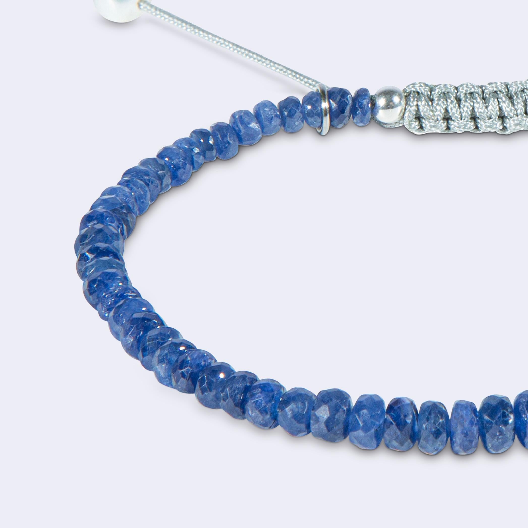 Perle Bracelet perlé en saphir naturel non traité avec fermeture à cordon en vente