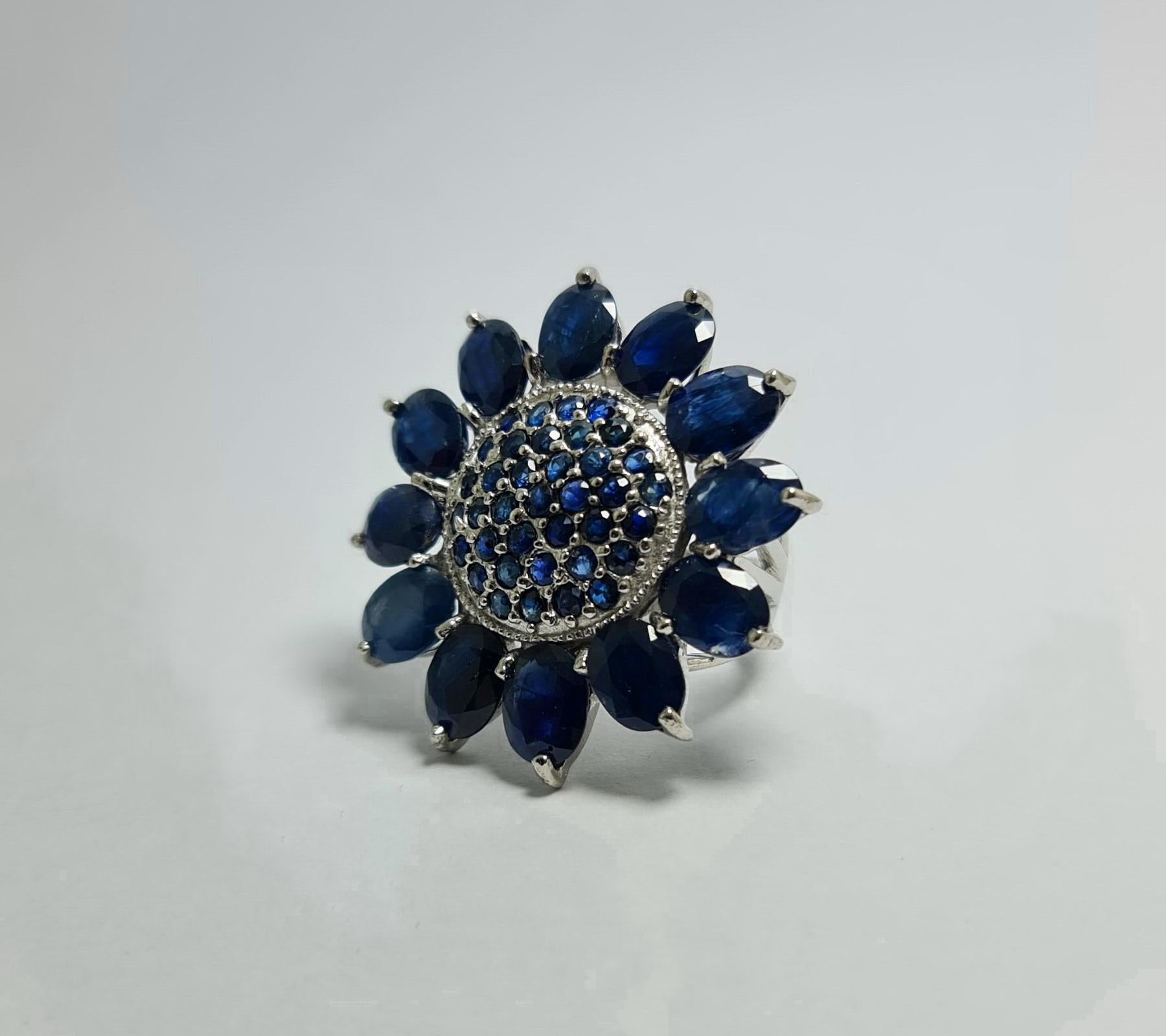 Art Deco 14Ct Natural Untreated Sapphire Flower .925 Sterling Silver Rhodium Plated Ring For Sale
