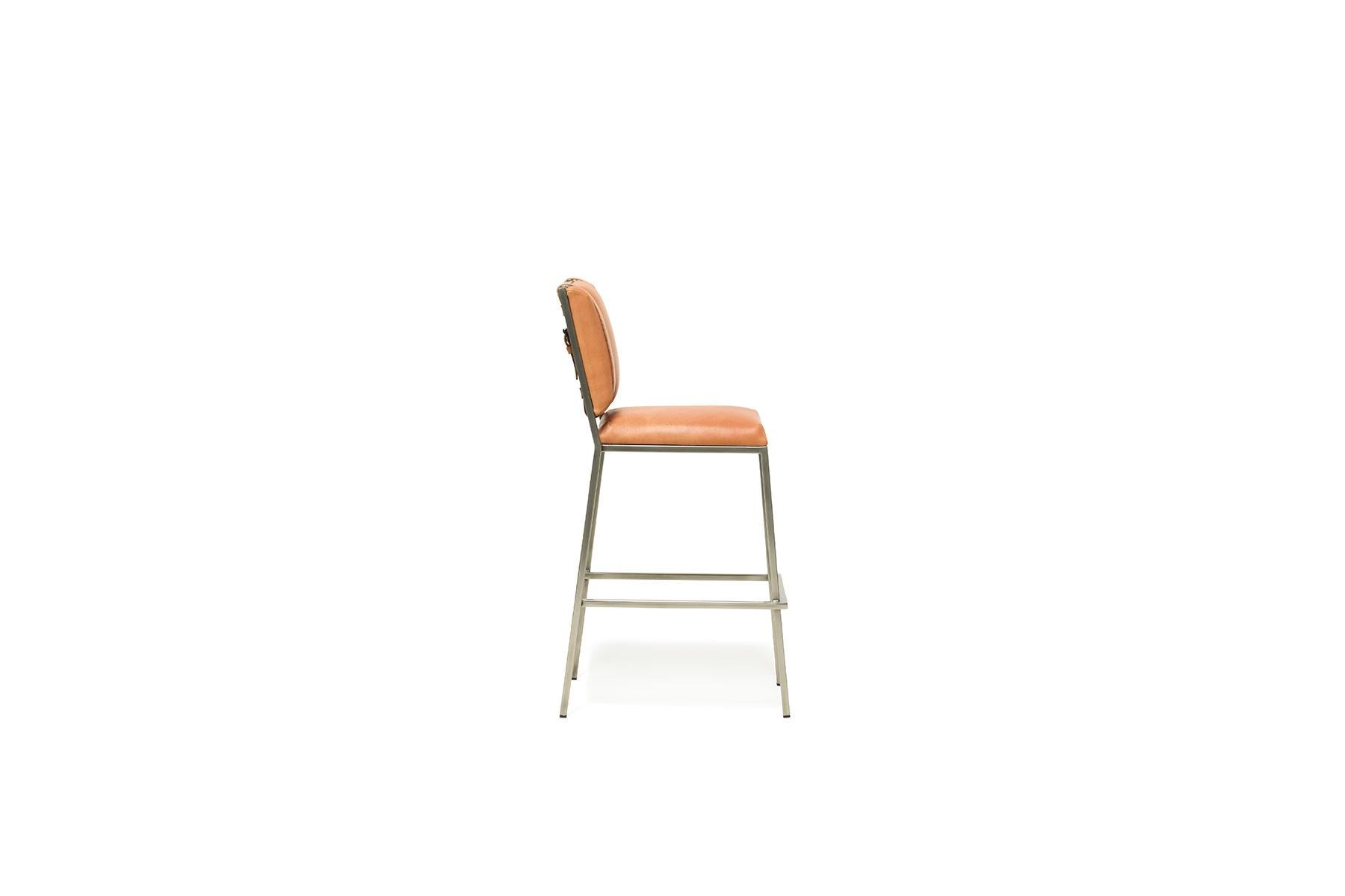 Taburete de bar de cuero natural veg tan y níquel antiguo Norteamericano en venta