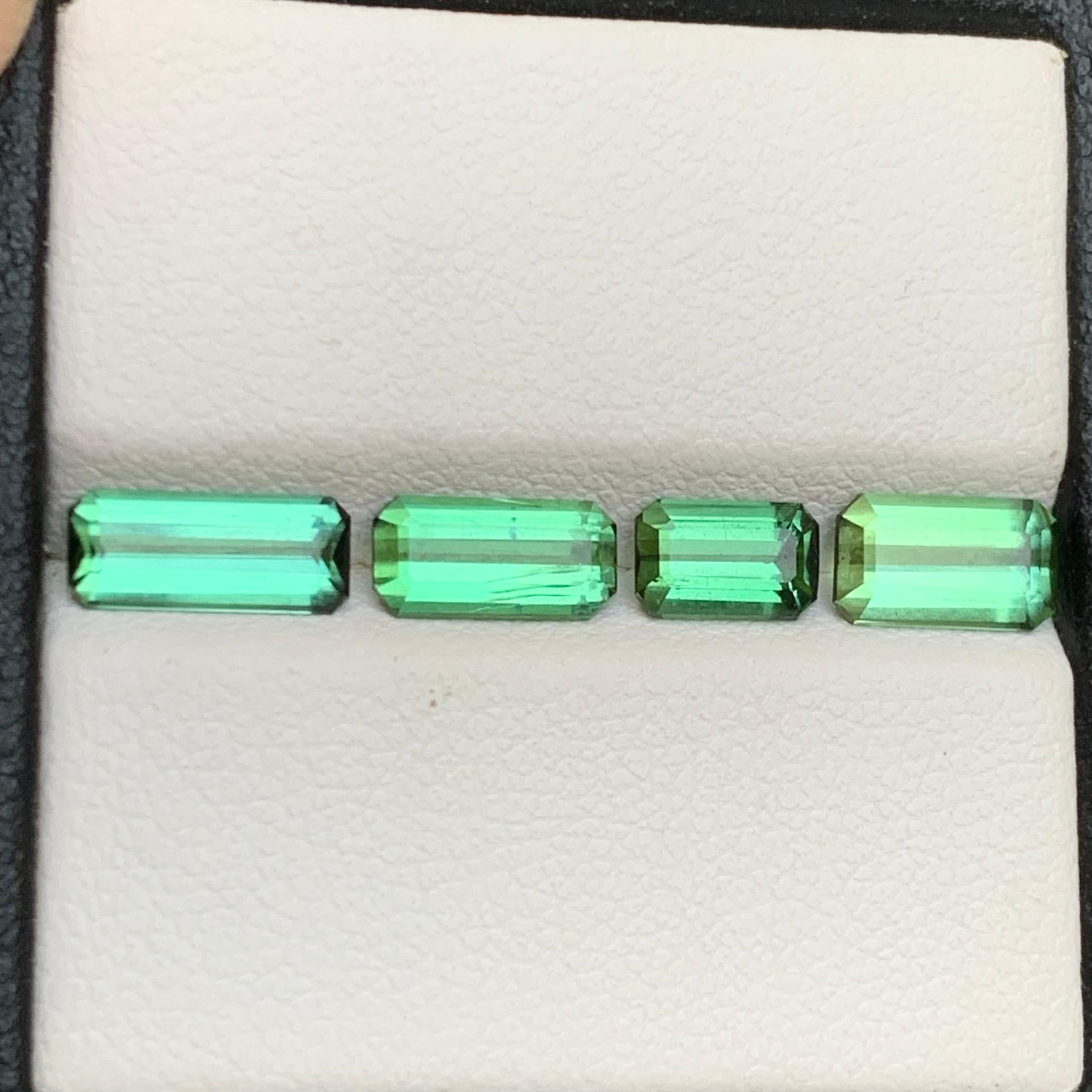 Turmalina verde natural vibrante 3,60 ct talla esmeralda gema suelta paquete-joya en Nuevo estado para la venta en Peshawar, PK