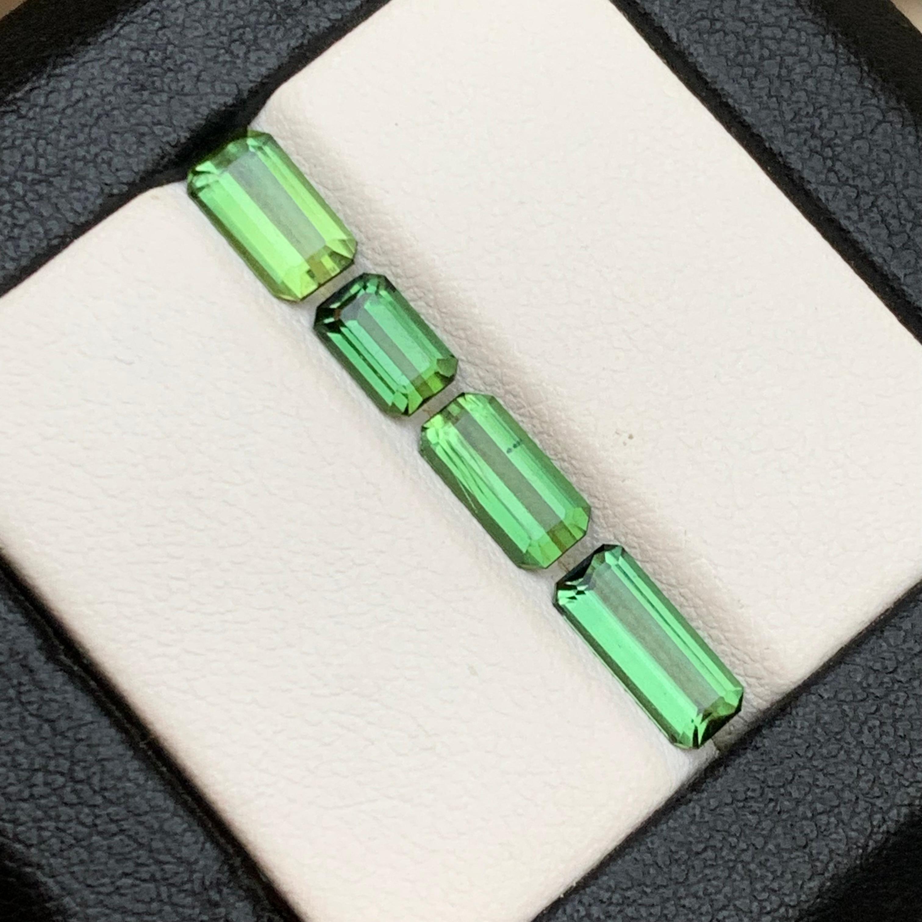 Turmalina verde natural vibrante 3,60 ct talla esmeralda gema suelta paquete-joya en venta 3