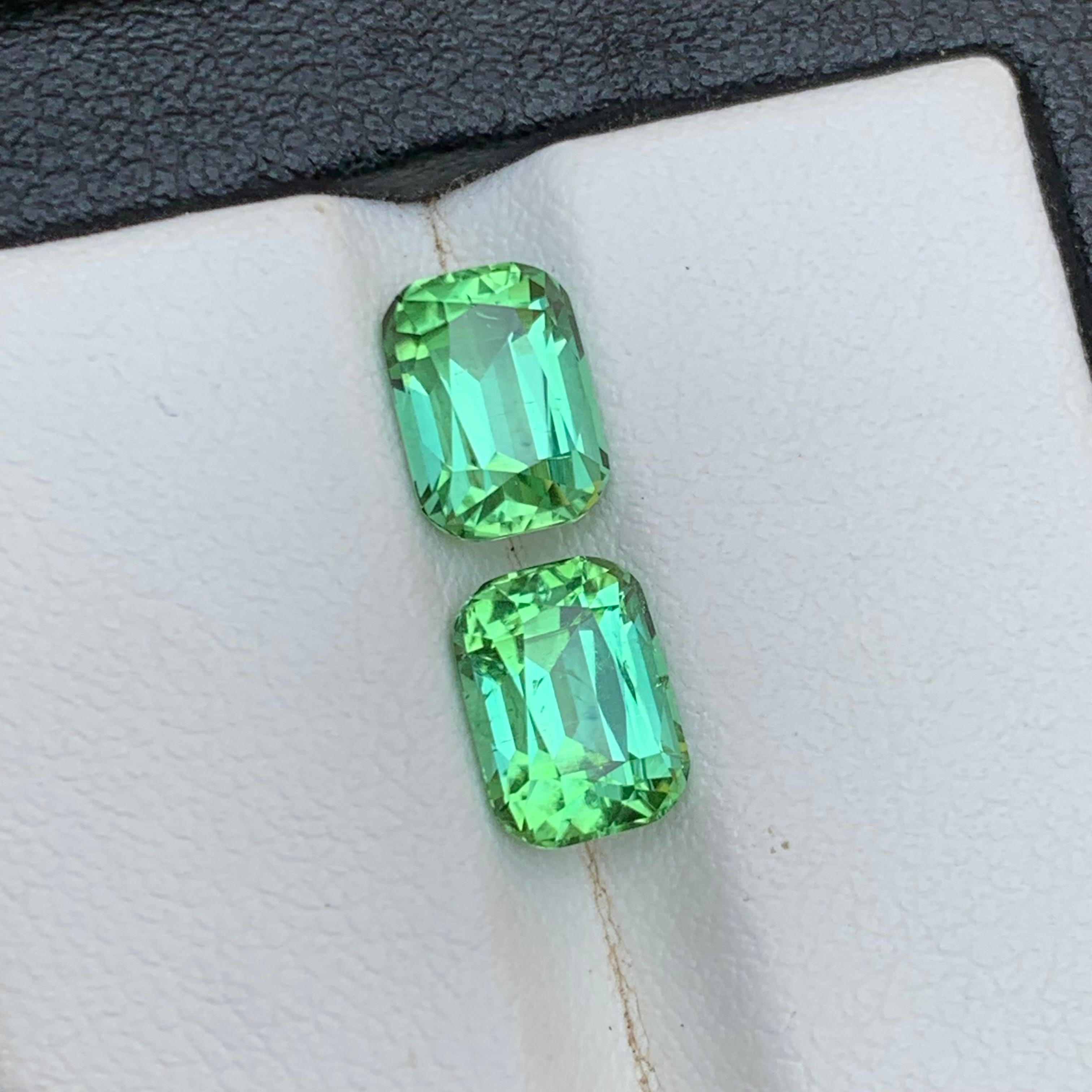 Tormalina verde vibrante naturale da 3.65 carati con taglio a cuscino, coppia di gemme sciolte - gioielli in vendita 5