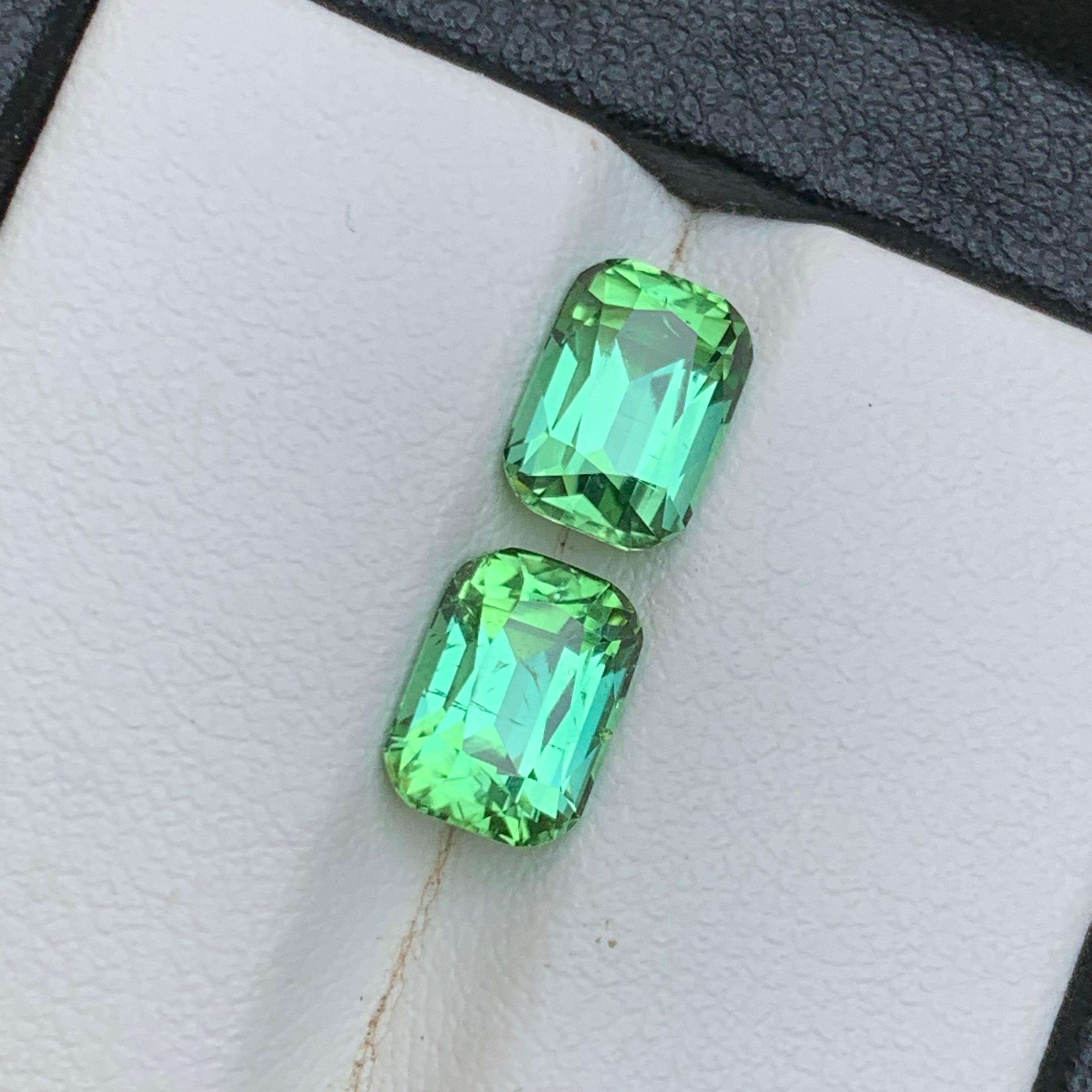 Tormalina verde vibrante naturale da 3.65 carati con taglio a cuscino, coppia di gemme sciolte - gioielli in vendita 6