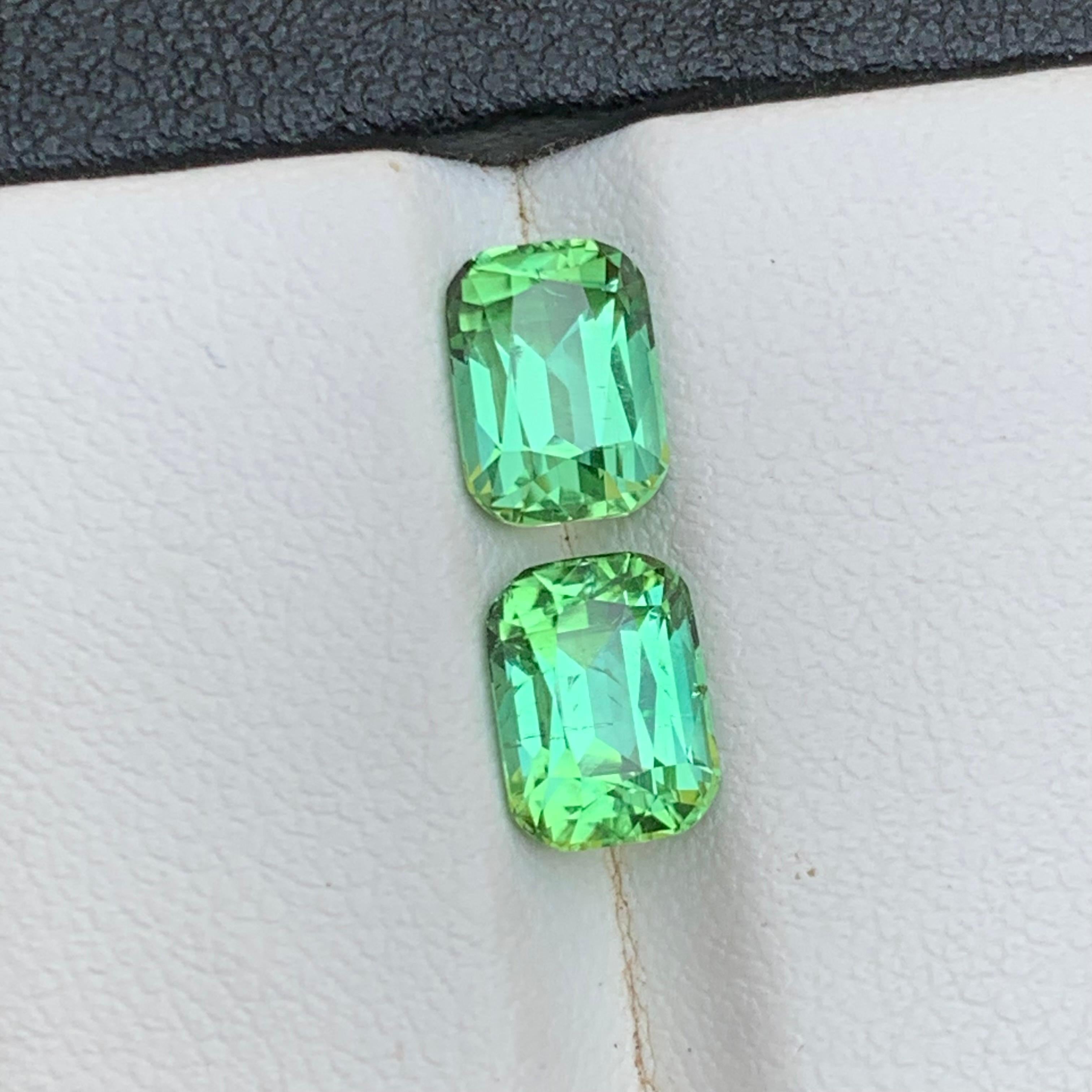 da uomo o donna Tormalina verde vibrante naturale da 3.65 carati con taglio a cuscino, coppia di gemme sciolte - gioielli in vendita