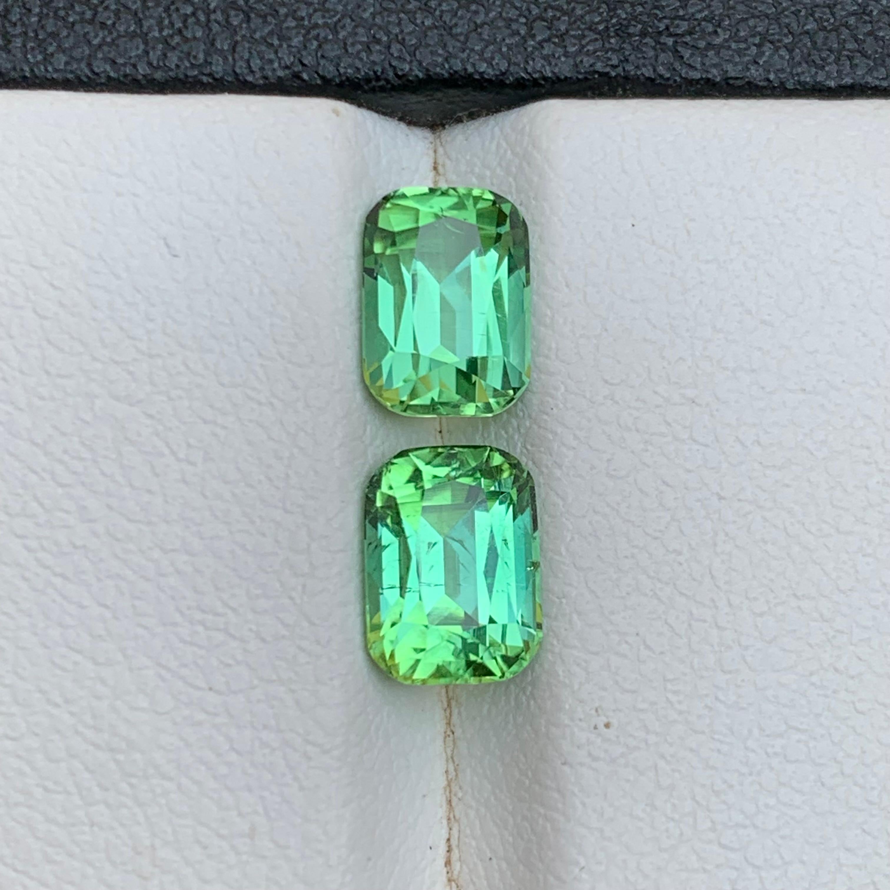 Tormalina verde vibrante naturale da 3.65 carati con taglio a cuscino, coppia di gemme sciolte - gioielli in vendita 2