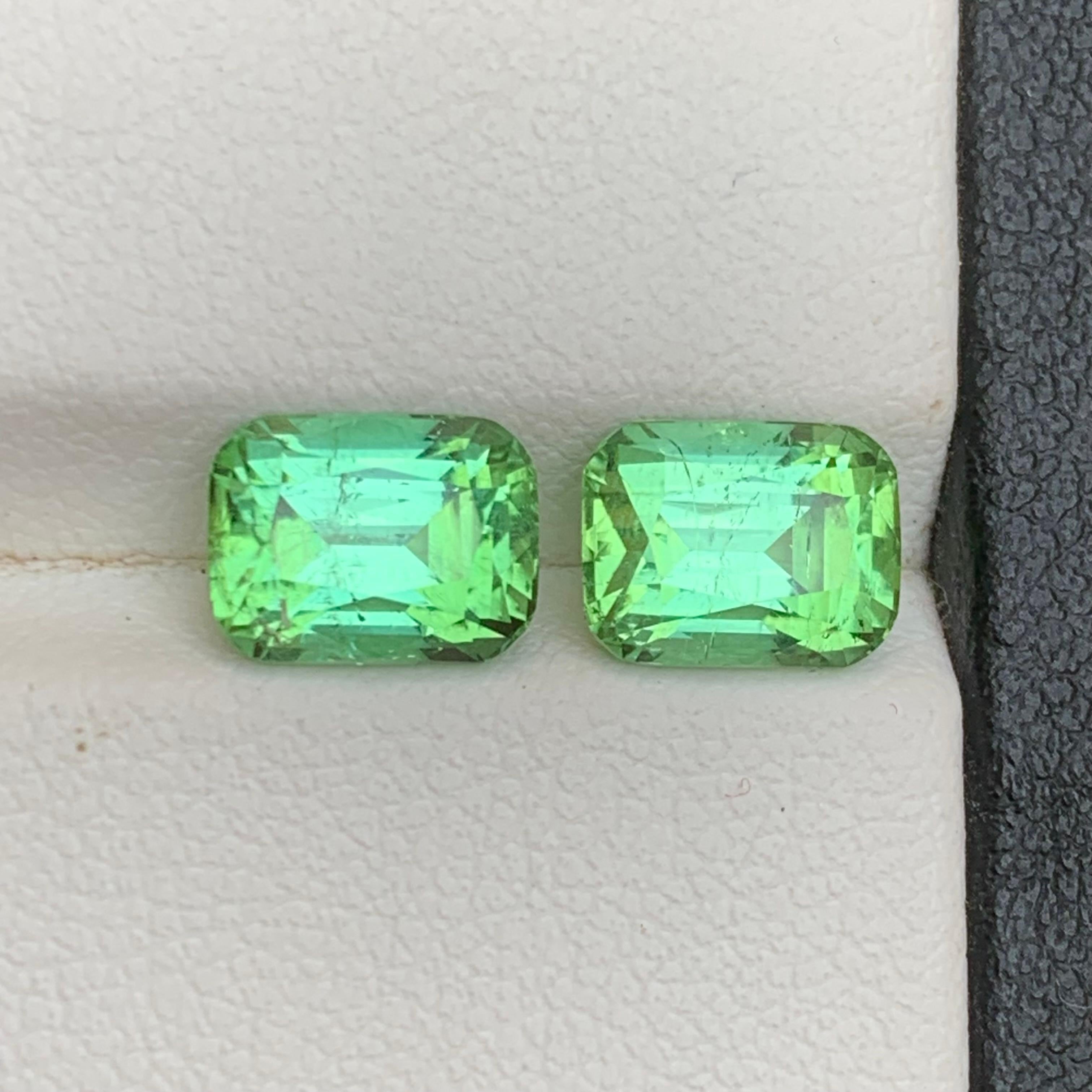 Tormalina verde vibrante naturale da 4,24 carati con taglio a cuscino, coppia di gemme sciolte - gioielli in vendita 1