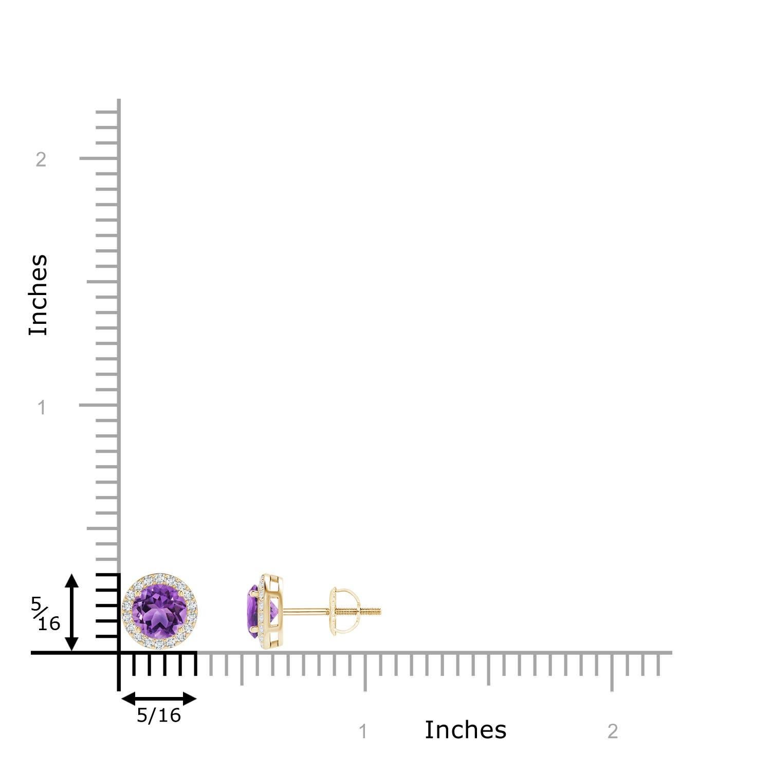 Encantadoras amatistas redondas encerradas en brillantes halos de diamantes en este espectacular par de pendientes. Tiene un aspecto clásico y está diseñado en oro amarillo de 14 quilates. Las amatistas y los diamantes están montados en un engaste