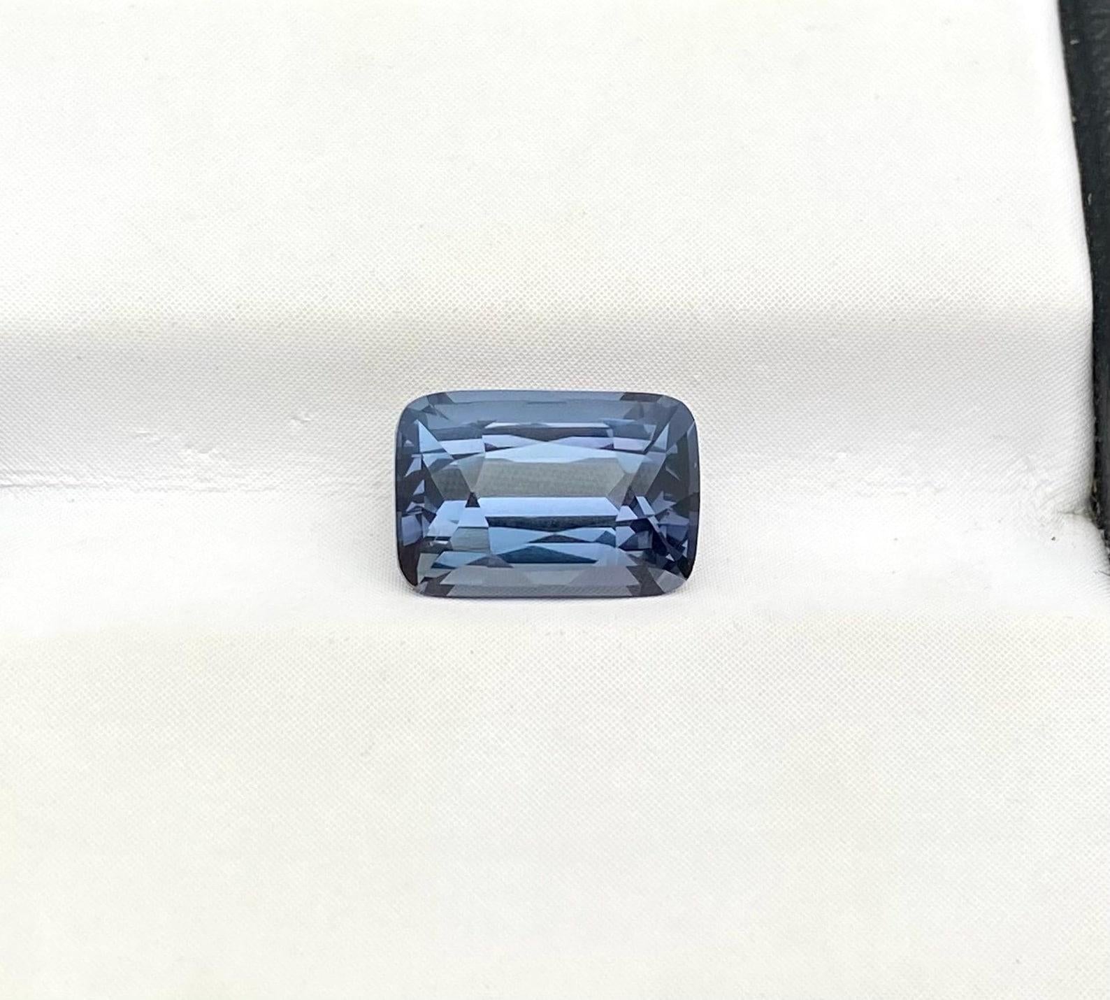 Gemma sciolta Nature Violet Spinel 2.17 ct., Alta qualità, Origine Tanzania in vendita 5