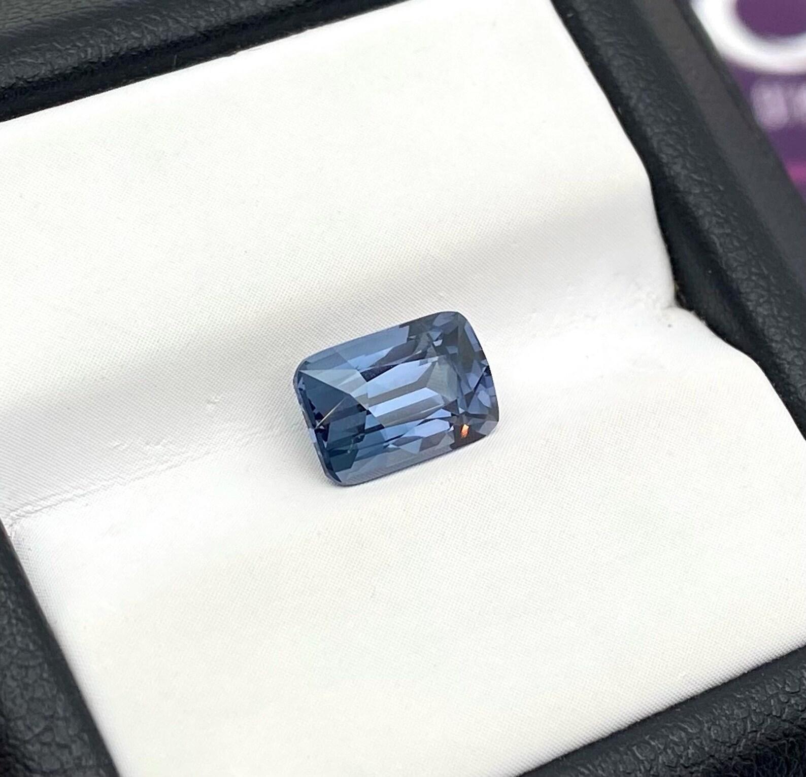 Gemma sciolta Nature Violet Spinel 2.17 ct., Alta qualità, Origine Tanzania in vendita 3