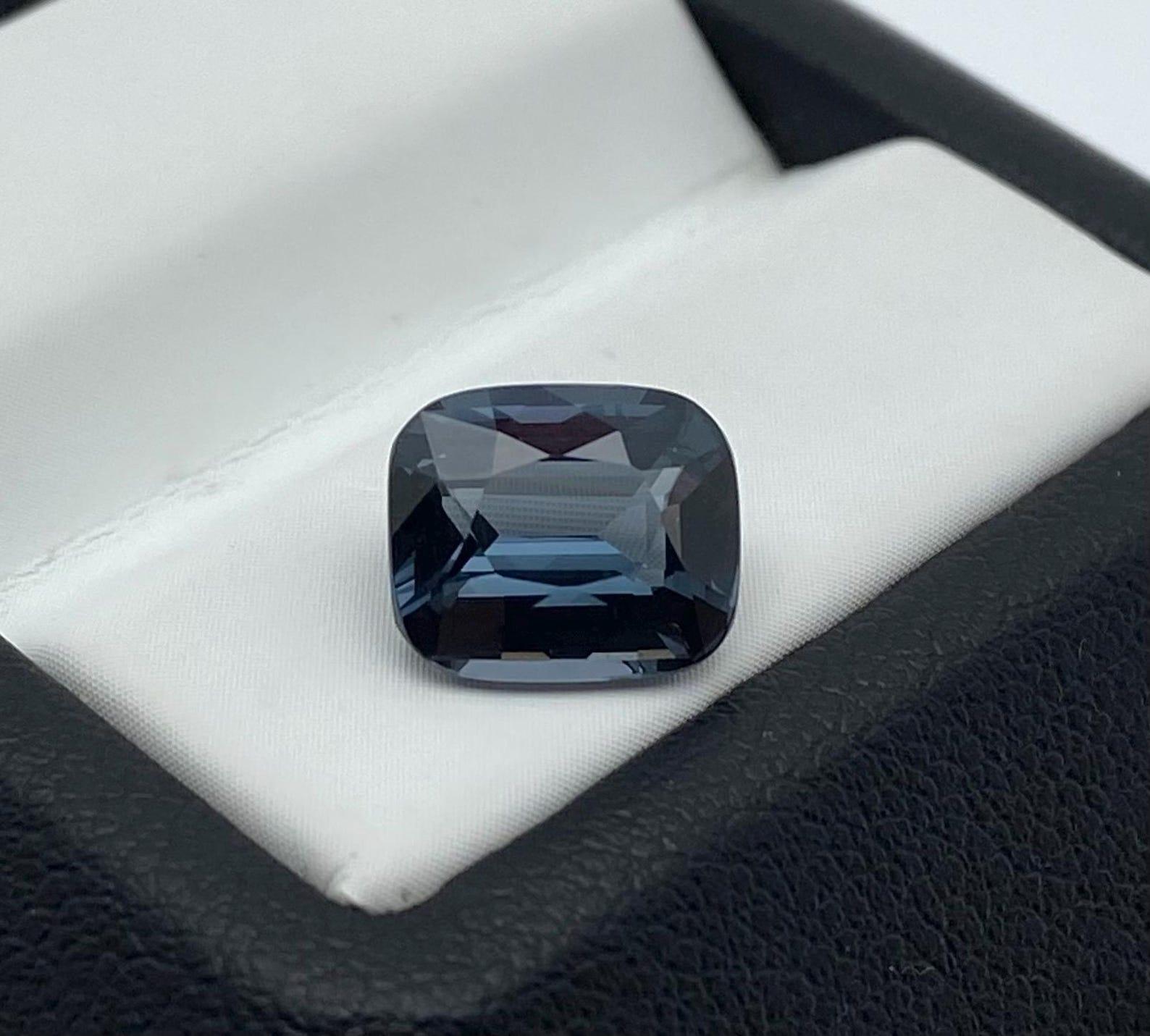 Taglio cuscino Gemma sciolta di Spinello Viola Nature 2,54 ct., Alta qualità, Cuscino, Tanzania in vendita