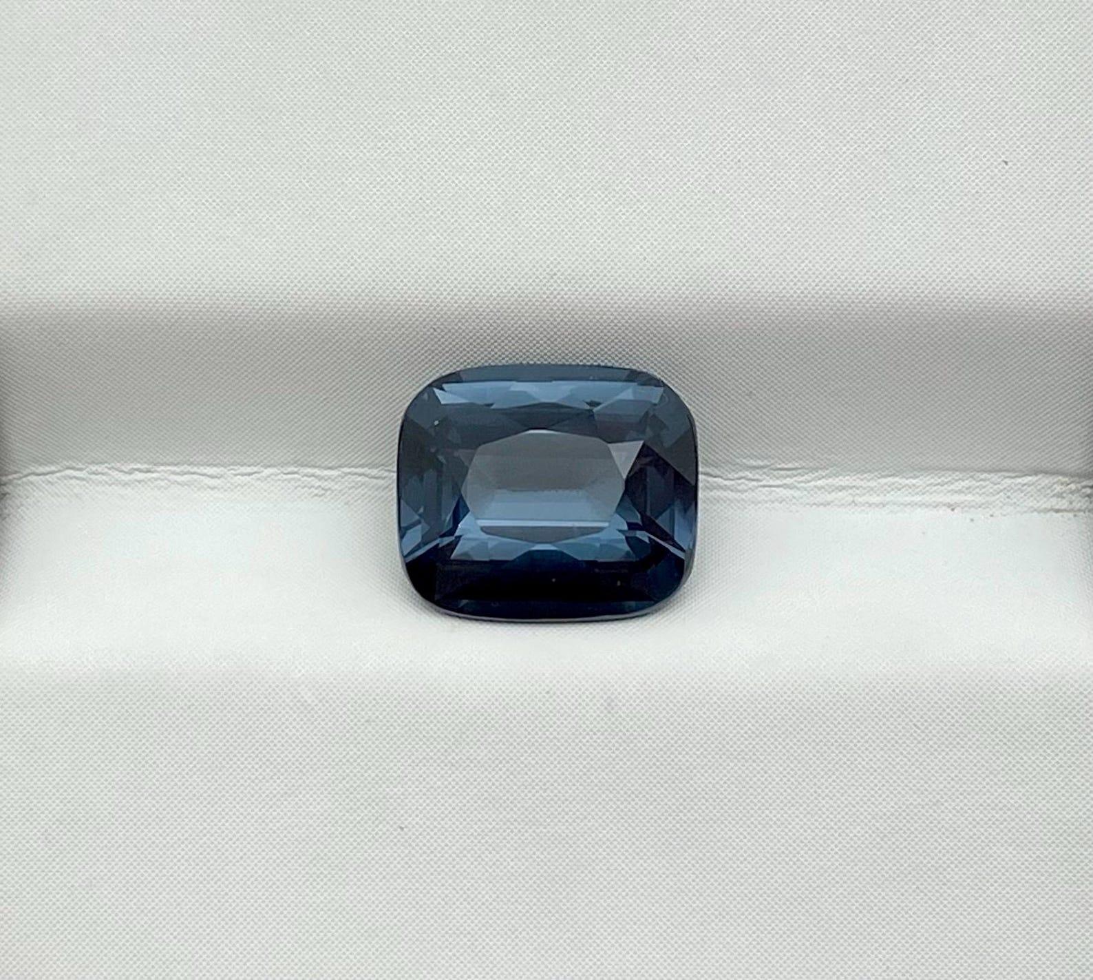 Gemma sciolta di Spinello Viola Nature 2,54 ct., Alta qualità, Cuscino, Tanzania in vendita 4