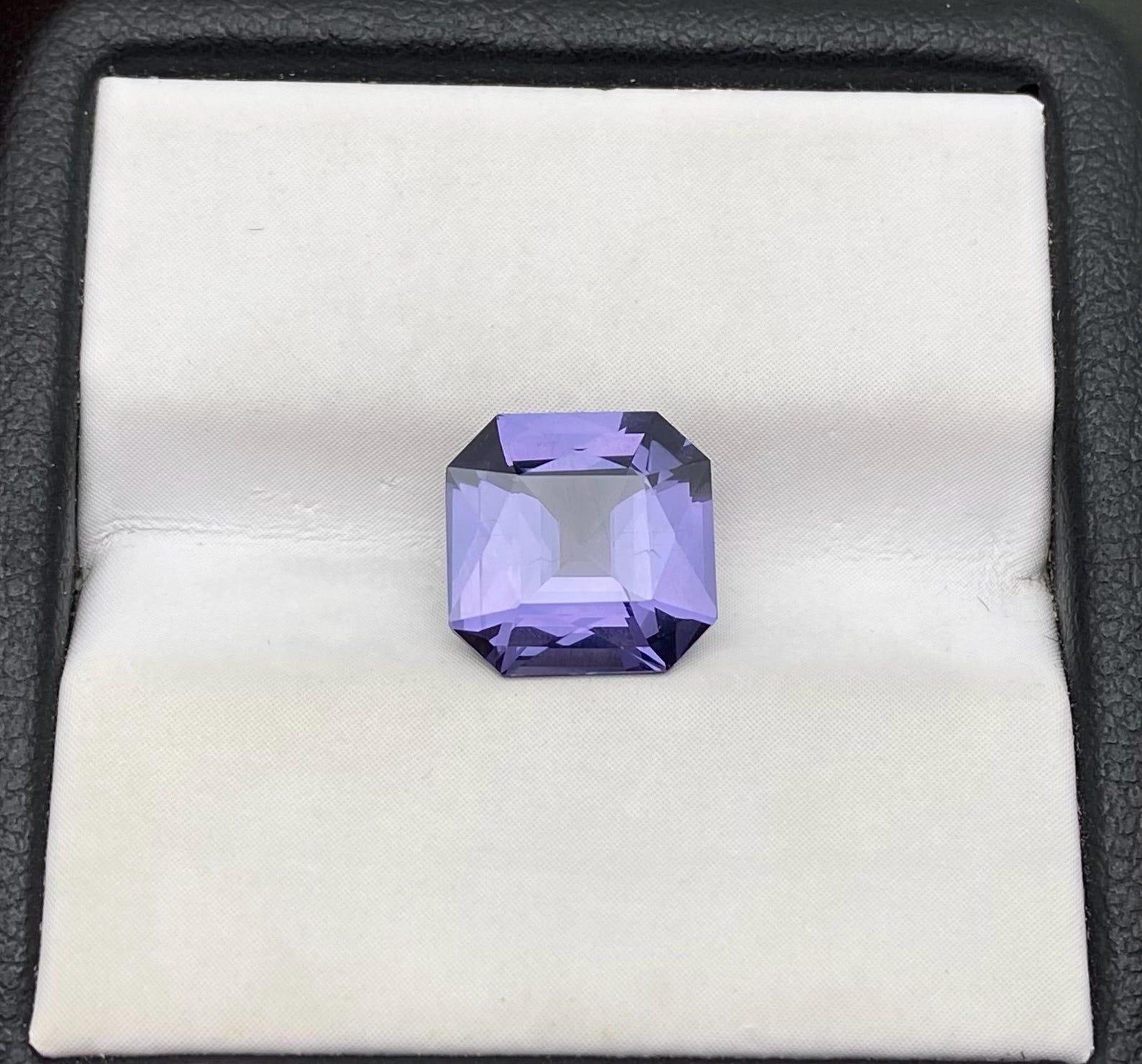 Gemma sciolta Nature Violet Spinel 2,97 ct, Alta qualità, Certificato Tanzania in vendita 5