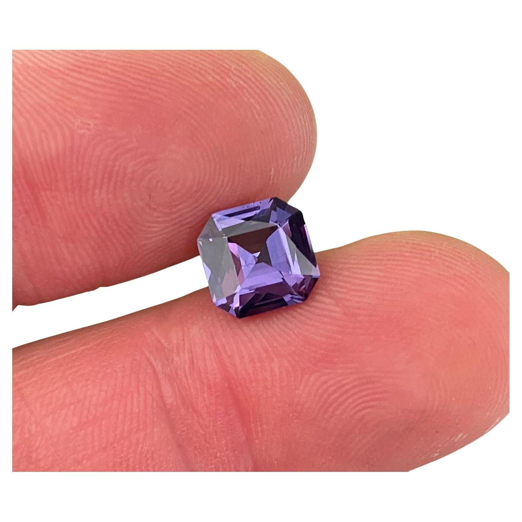 Gemma sciolta Nature Violet Spinel 2,97 ct, Alta qualità, Certificato Tanzania