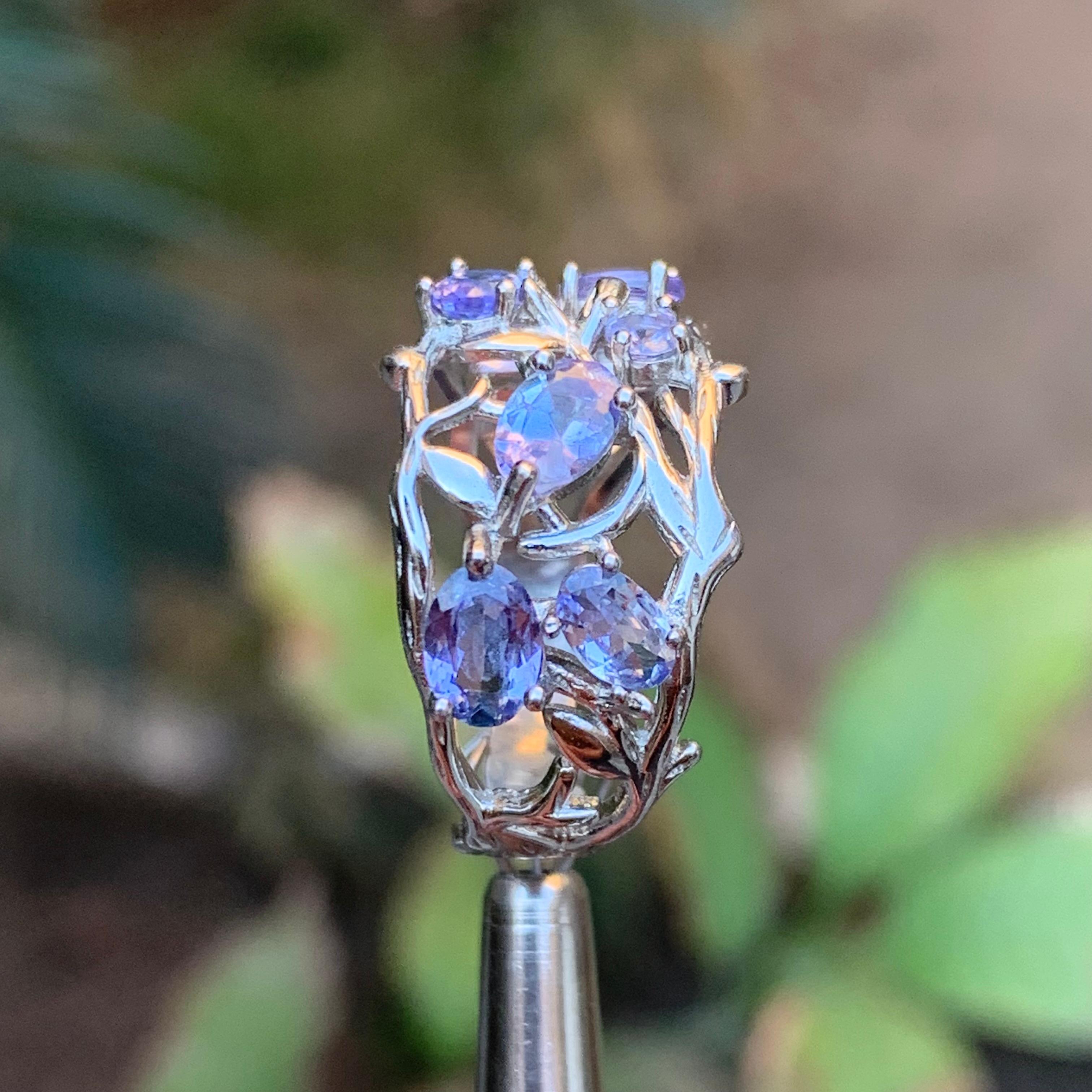 Natural Violet Tanzanite Ring 8 Oval Cut Gemstones in 925 SterlingSilver Setting For Sale 5
