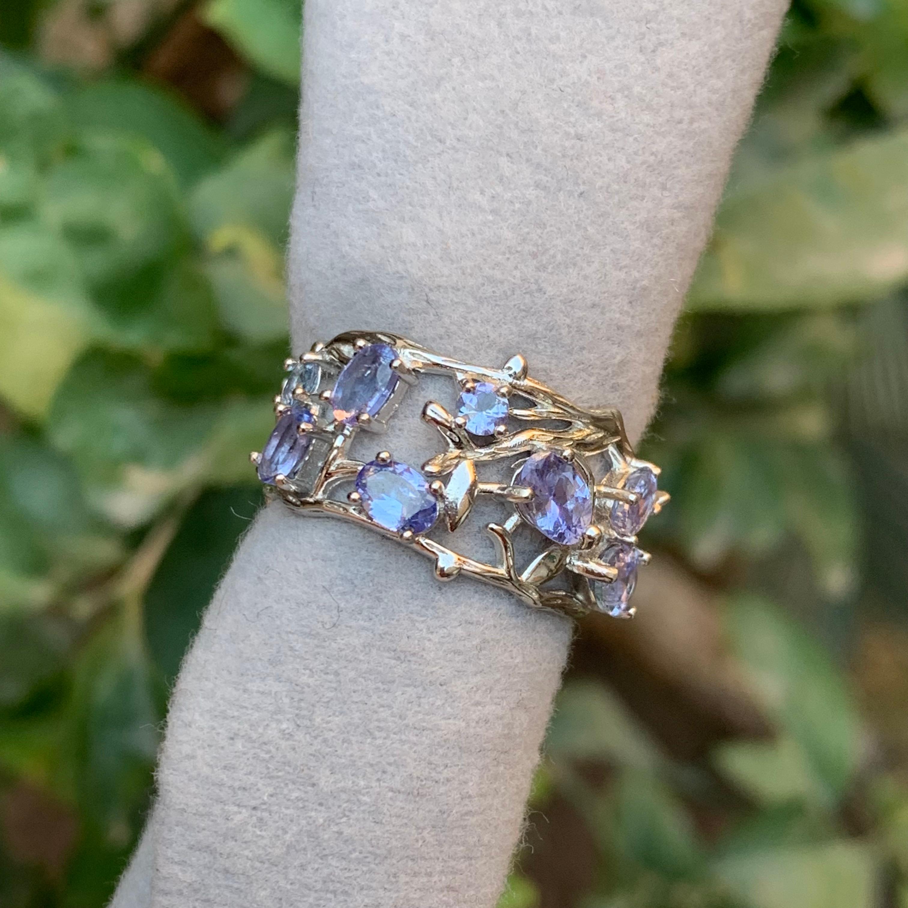 Natural Violet Tanzanite Ring 8 Oval Cut Gemstones in 925 SterlingSilver Setting For Sale 7