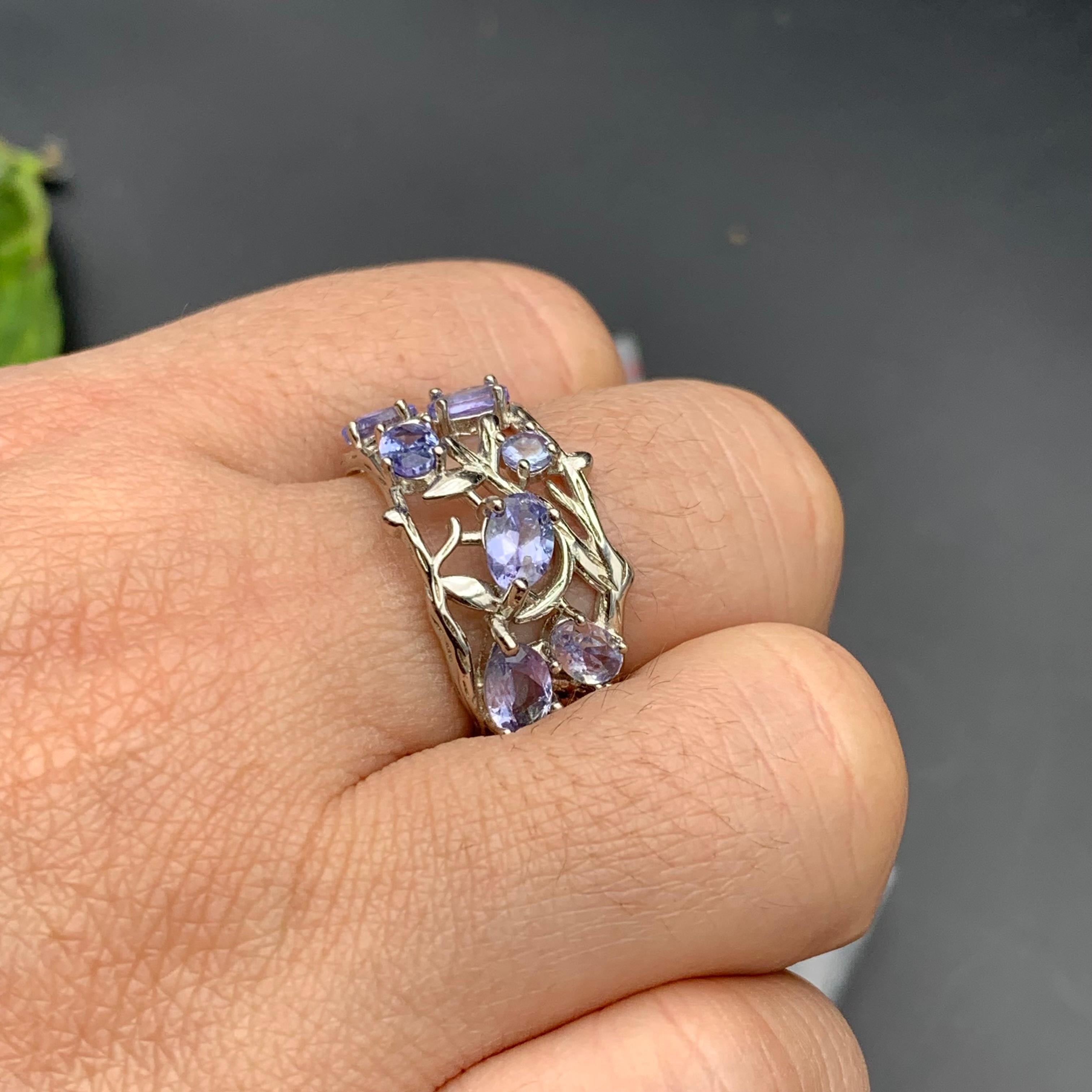 Women's or Men's Natural Violet Tanzanite Ring 8 Oval Cut Gemstones in 925 SterlingSilver Setting For Sale