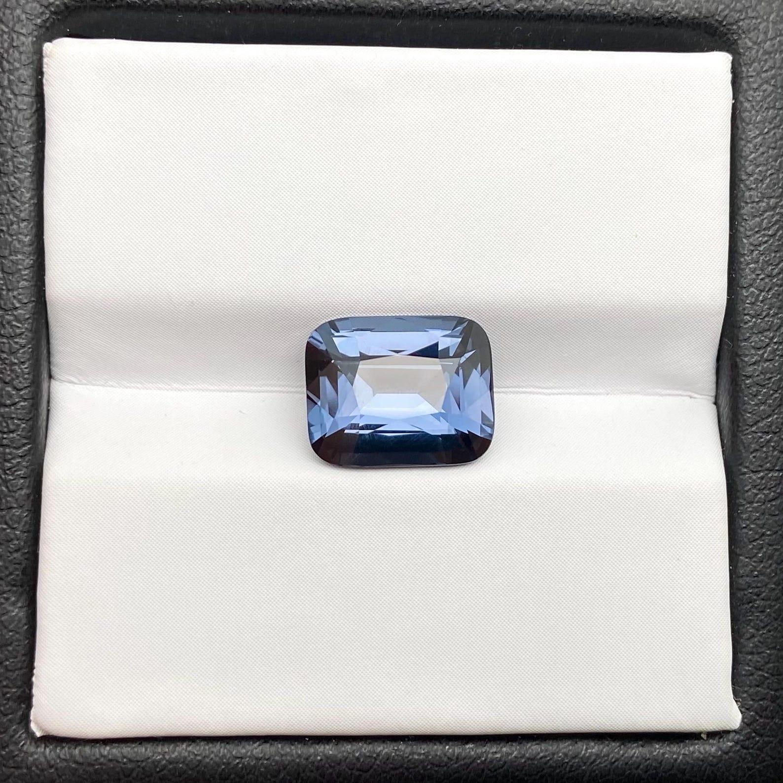 Gemma sfusa di colore blu-violaceo Nature Spinel

Certificato dal laboratorio GFCO
Colore della gemma: blu-violaceo
Tipo di gemma: Spinello
Dimensioni della gemma: 9,65x7,74x4,96 mm
Grado di taglio: Eccellente
Chiarezza/Grado: loop clean
Forma della
