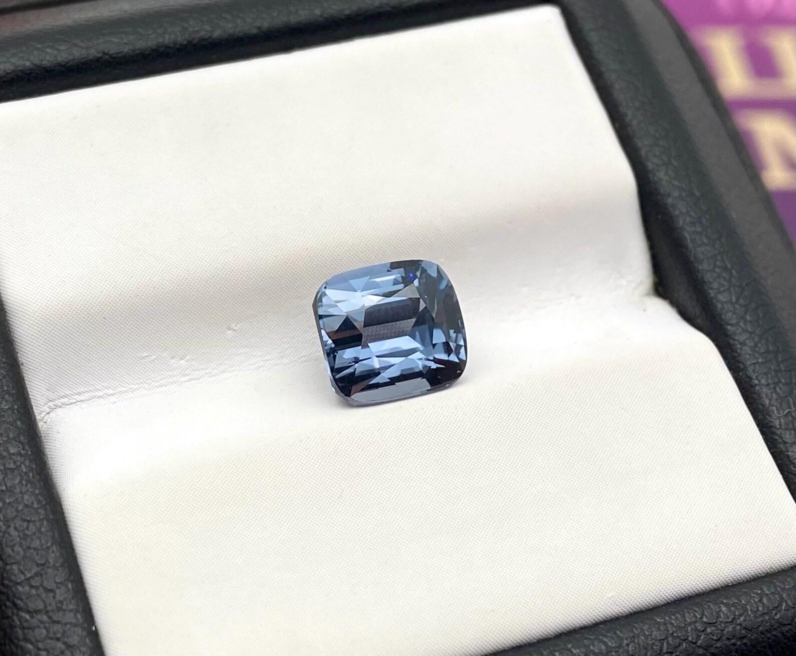 Gemma sciolta Nature Violetish-Grey Spinel 2,25 ct, Alta qualità, Certificato In condizioni Nuovo in vendita a Daugavpils, LV