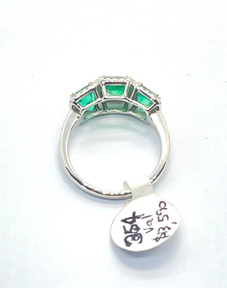 Natural Vivid 2 Carat Colombian Emerald Diamond Ring 18ct White Gold Valuation For Sale 8