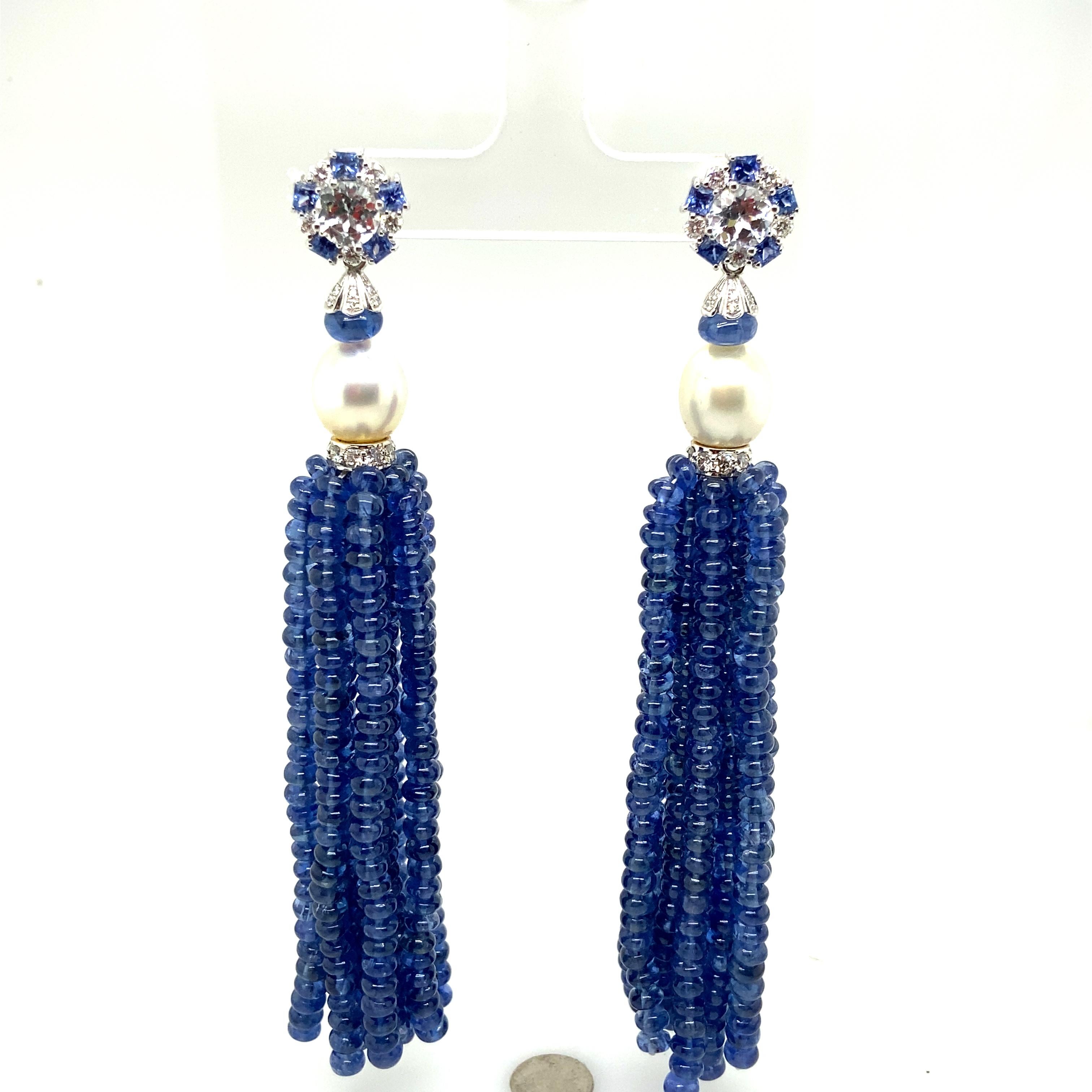 Ohrringe mit leuchtend blauen Saphirperlen und Perlenquasten mit Diamanten (Moderne) im Angebot