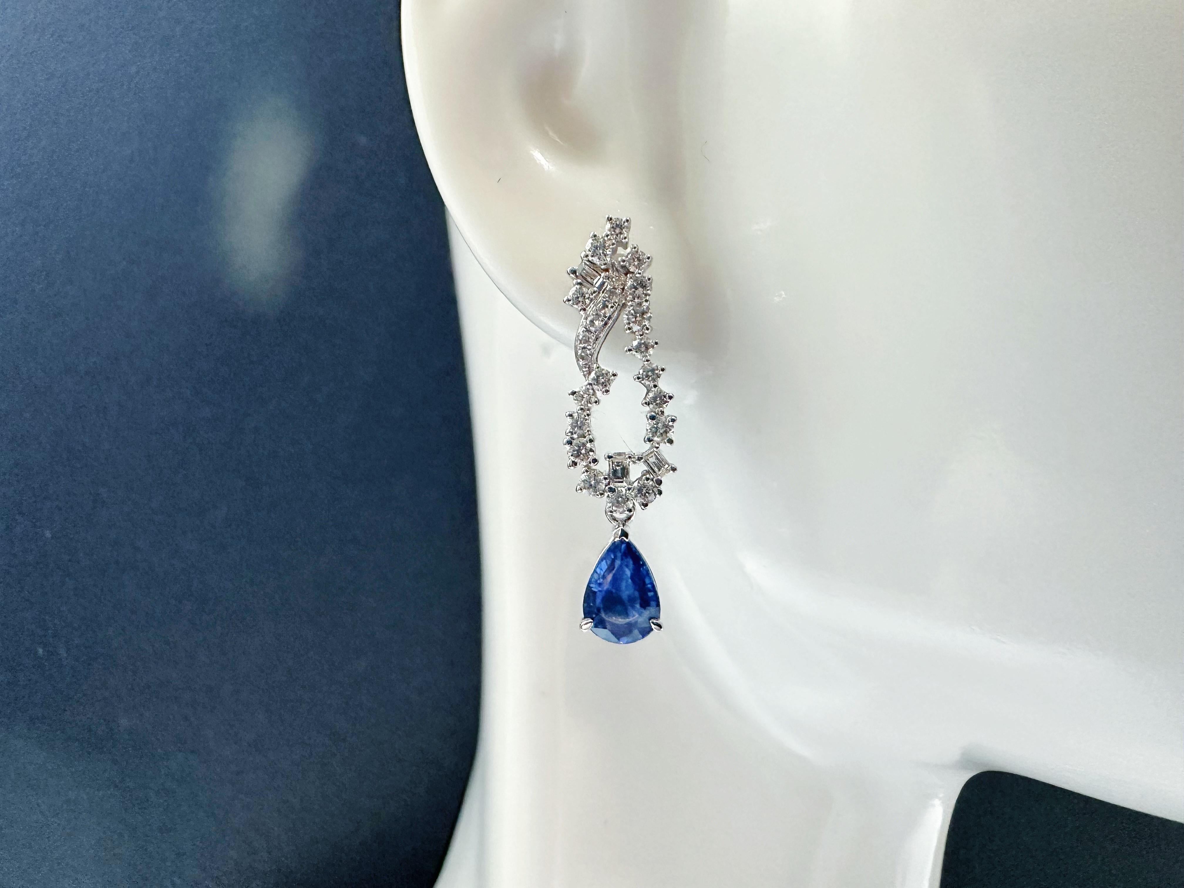 Natürliche Vivid Blue Sapphire Tropfenohrringe aus 18k Weißgold und Diamant im Angebot 4