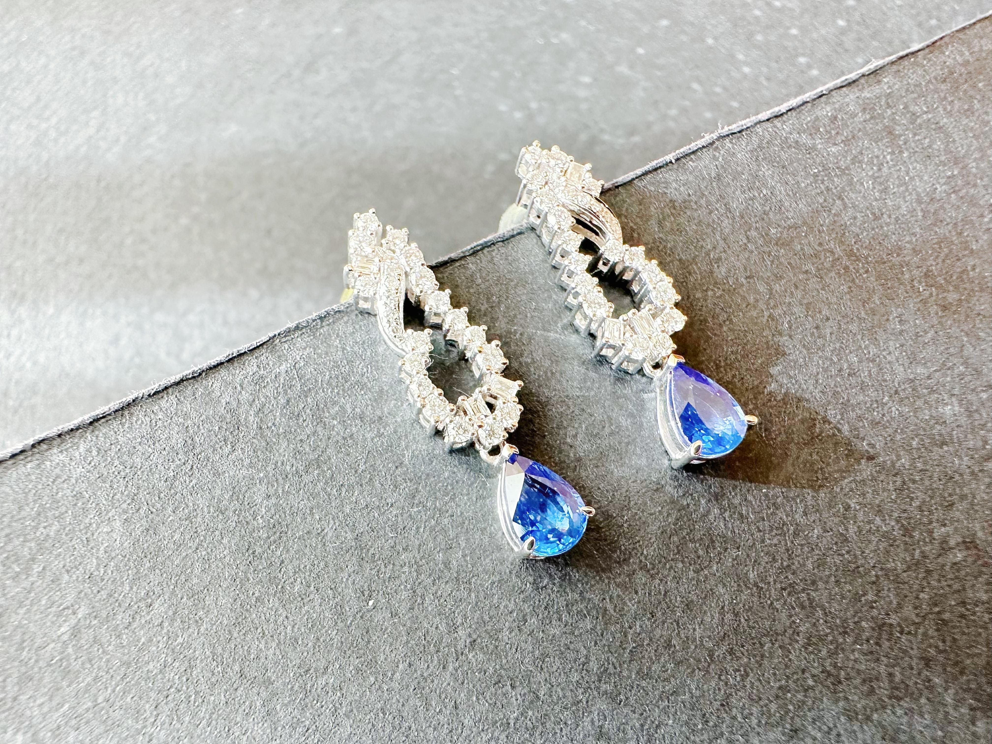 Natürliche Vivid Blue Sapphire Tropfenohrringe aus 18k Weißgold und Diamant im Angebot 12