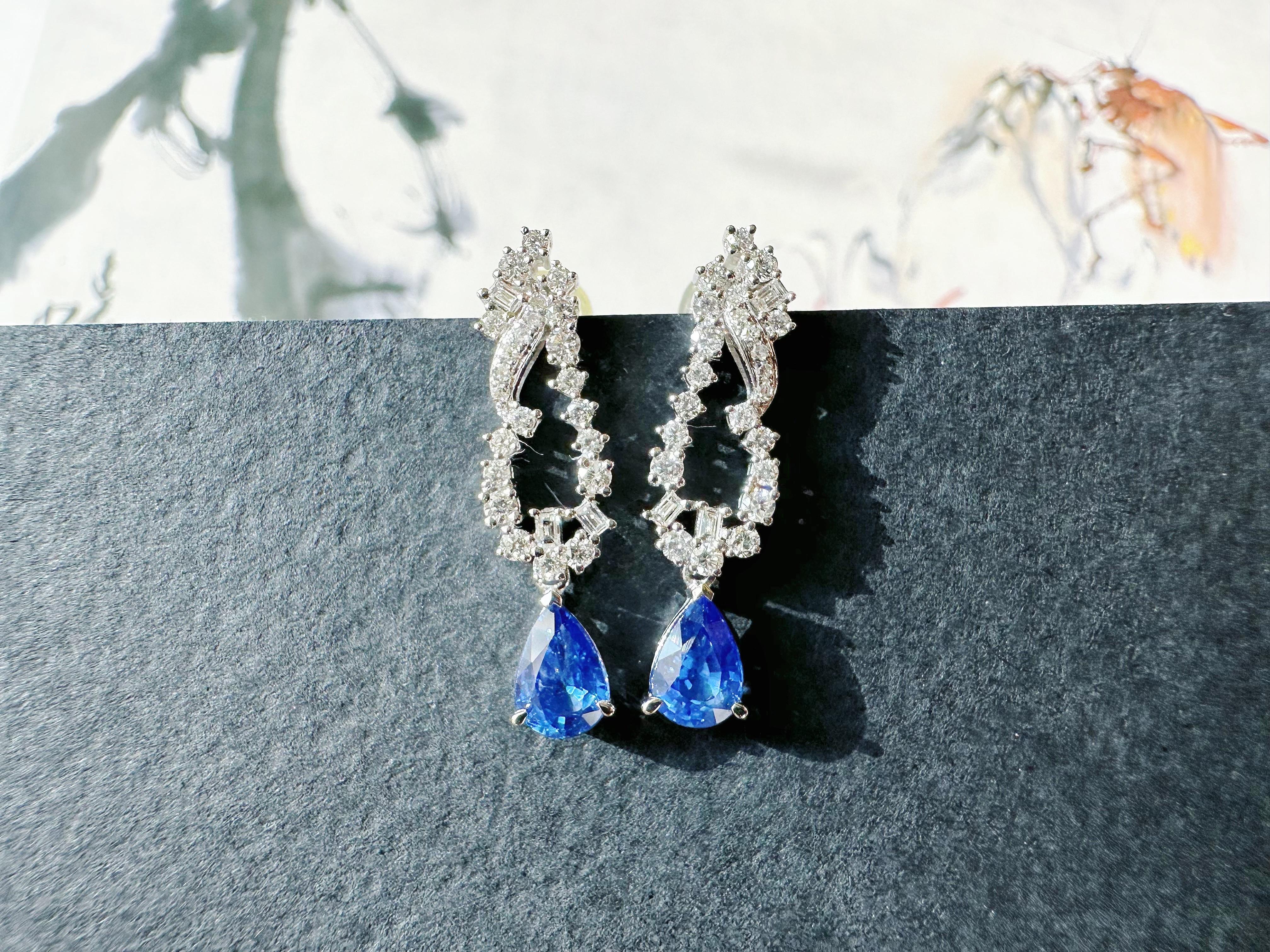 Natürliche Vivid Blue Sapphire Tropfenohrringe aus 18k Weißgold und Diamant (Tropfenschliff) im Angebot