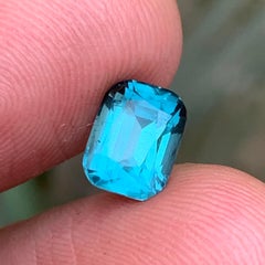 Natürlicher lebhafter blauer Turmalin Kissenschliff 2,35 Karat Loser Edelstein für Ring