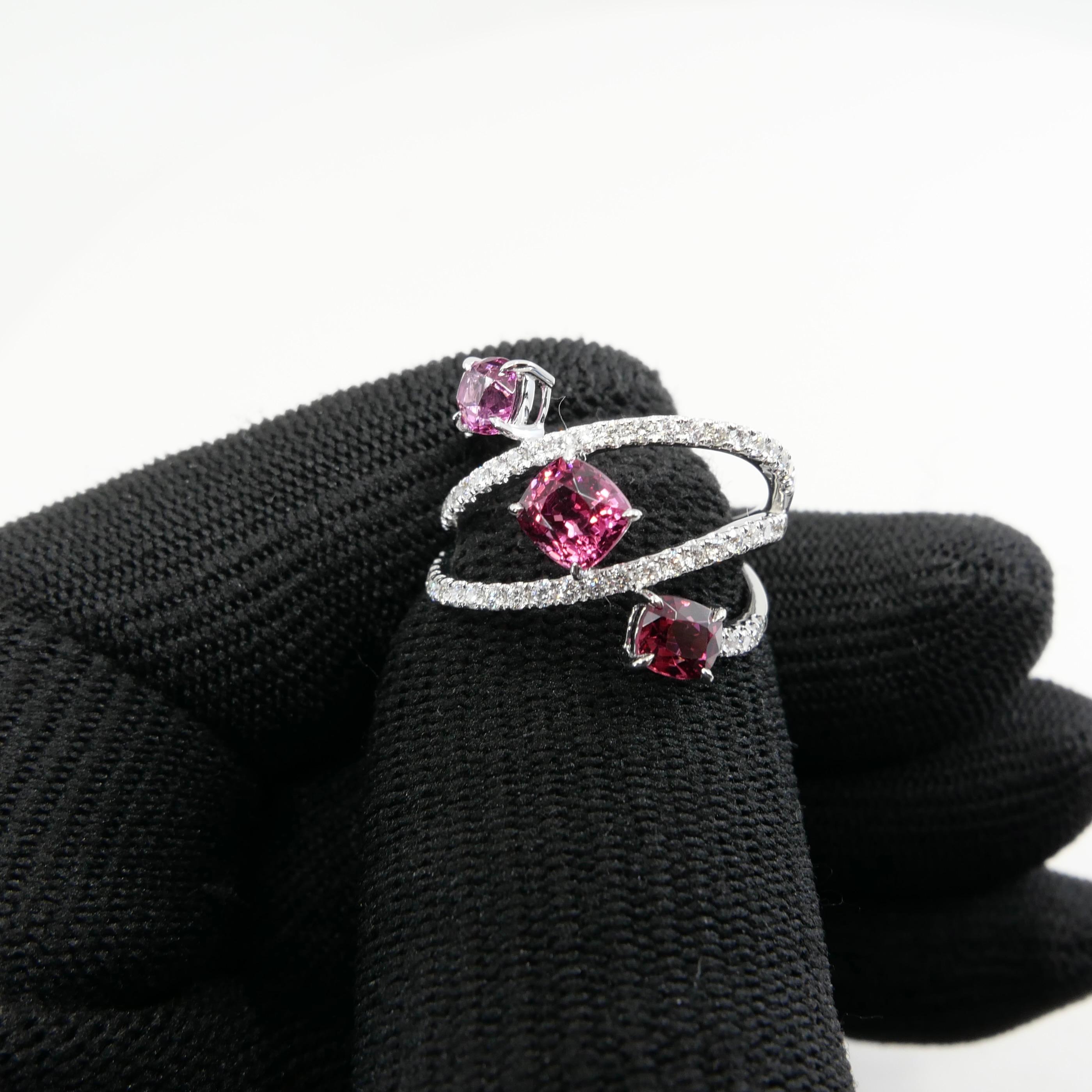 Natural Vivid Colored Spinels & Diamond 3 Stone Cocktail Ring, Strong Colors In New Condition For Sale In Hong Kong, HK
