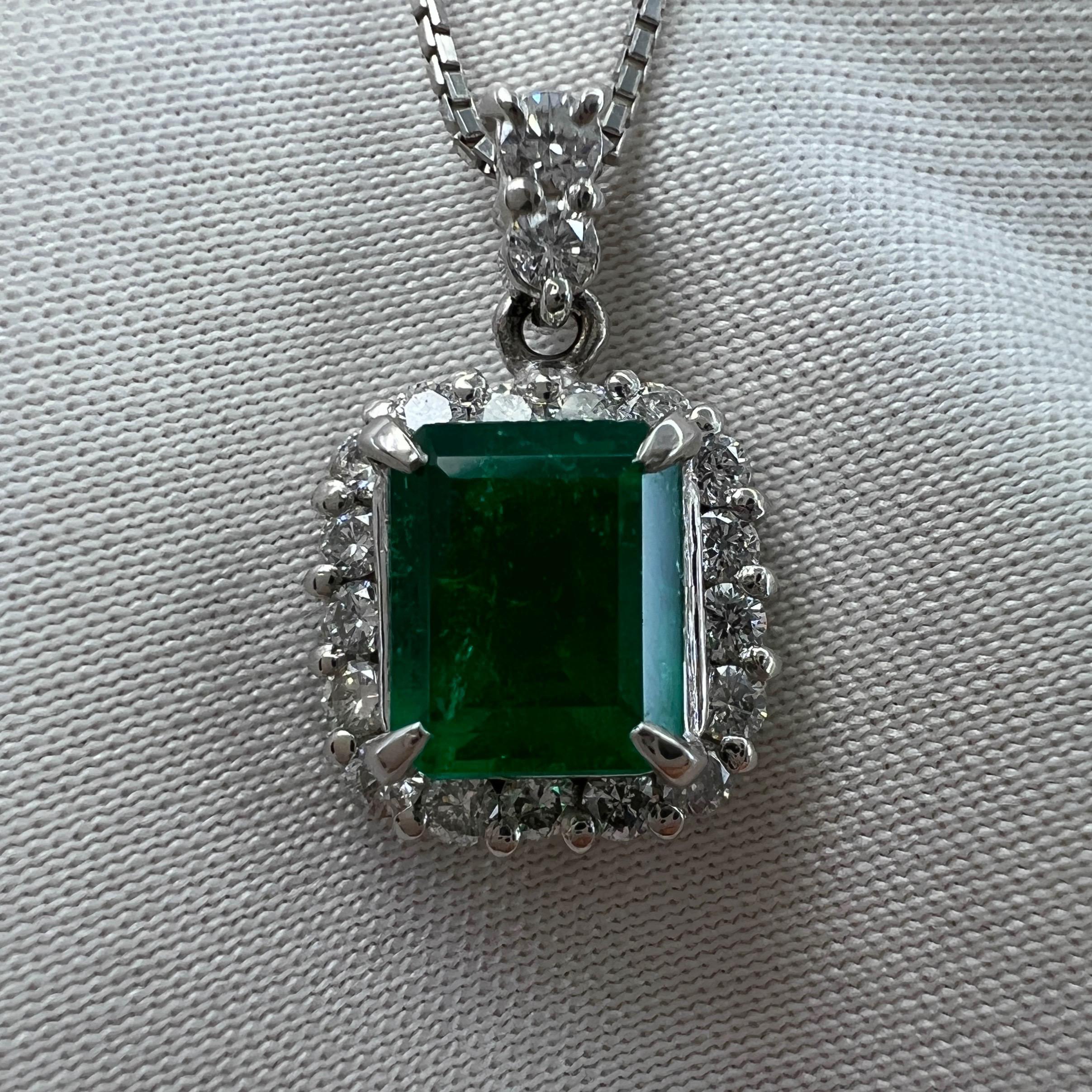 Natural Vivid Green Colombian Emerald Diamond Platinum Cluster Pendant Necklace For Sale 1