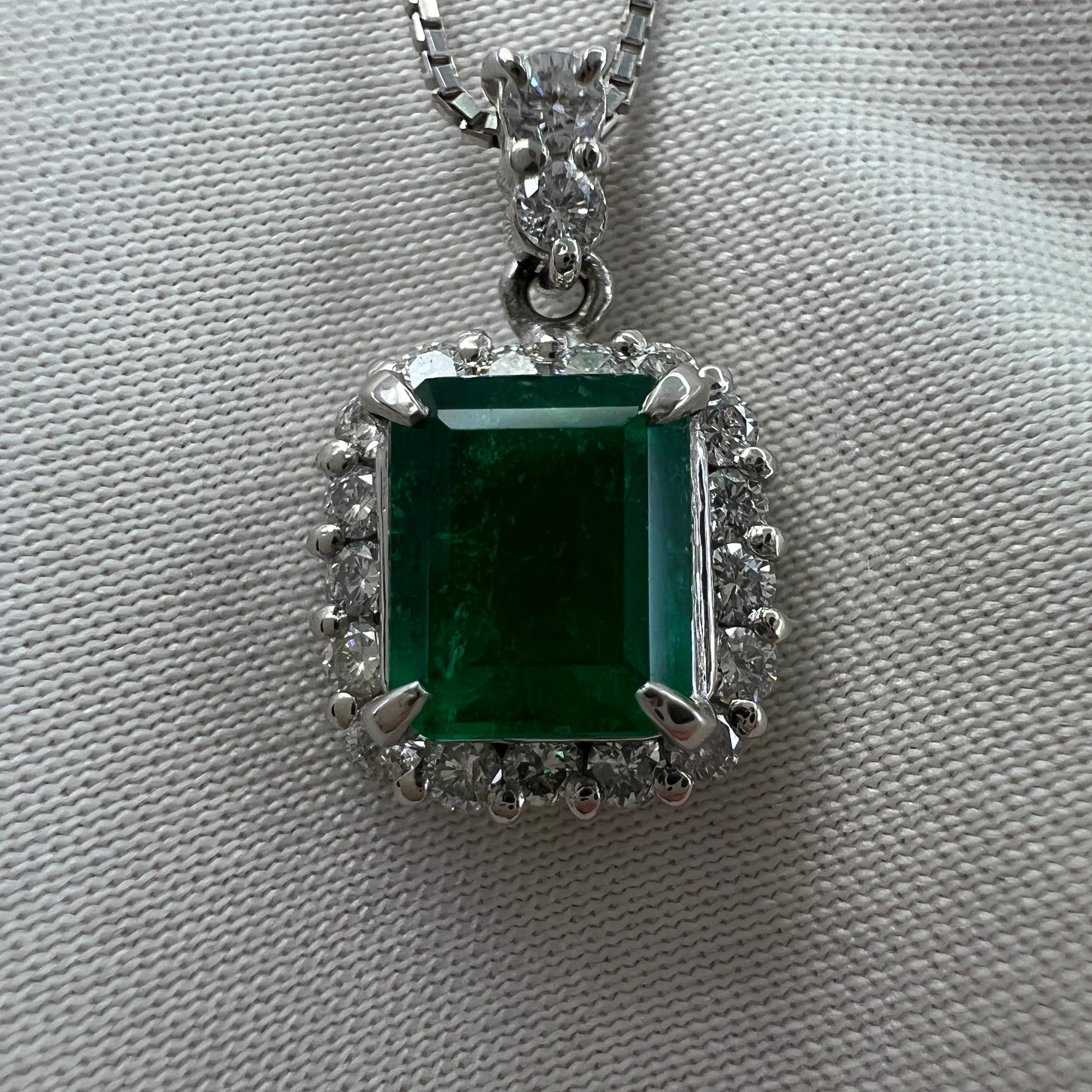 Natural Vivid Green Colombian Emerald Diamond Platinum Cluster Pendant Necklace For Sale 2