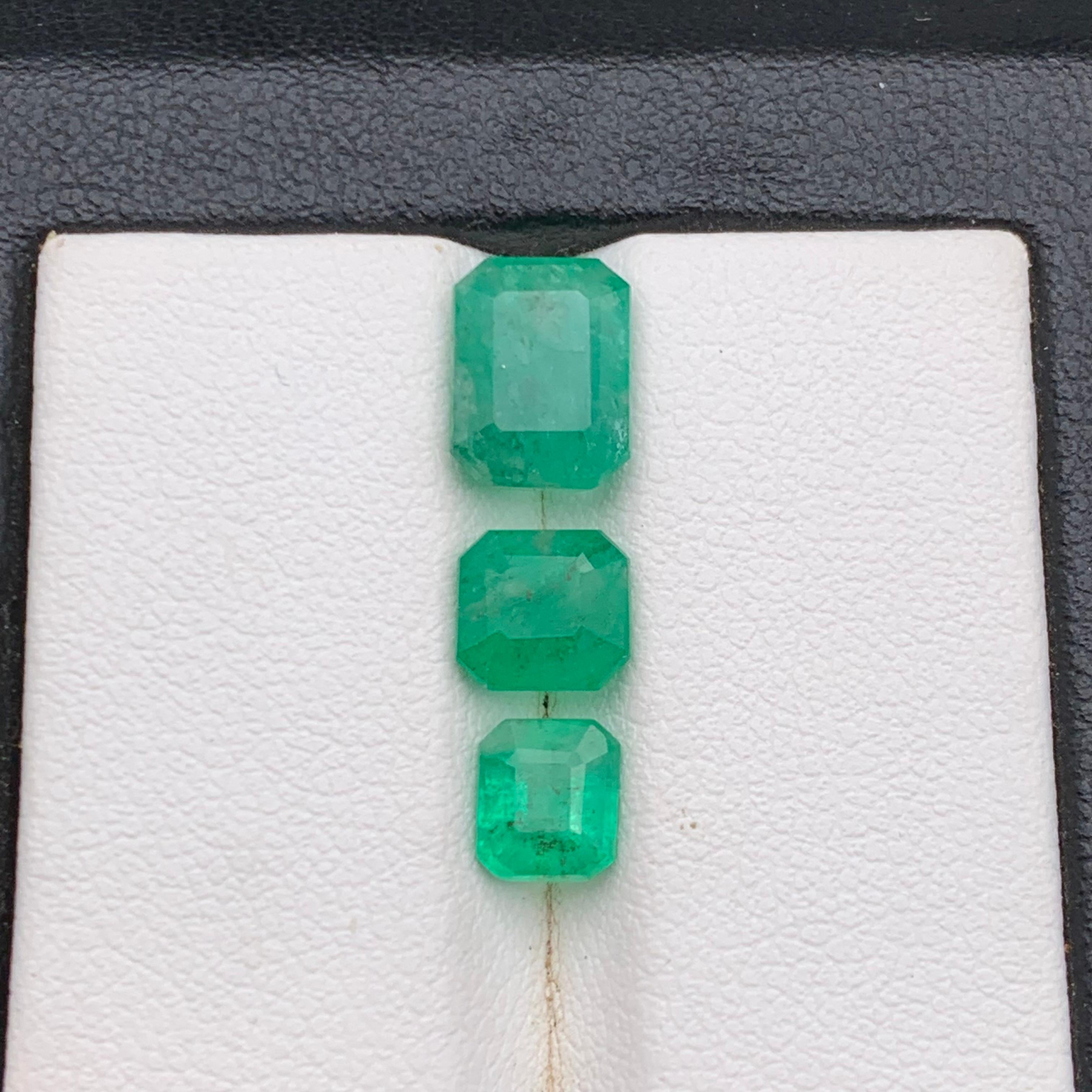 Natürlicher lebendiger grüner Smaragd 4.12 Ct lose Edelsteine Paket - für Schmuck Fassung im Zustand „Neu“ im Angebot in Peshawar, PK