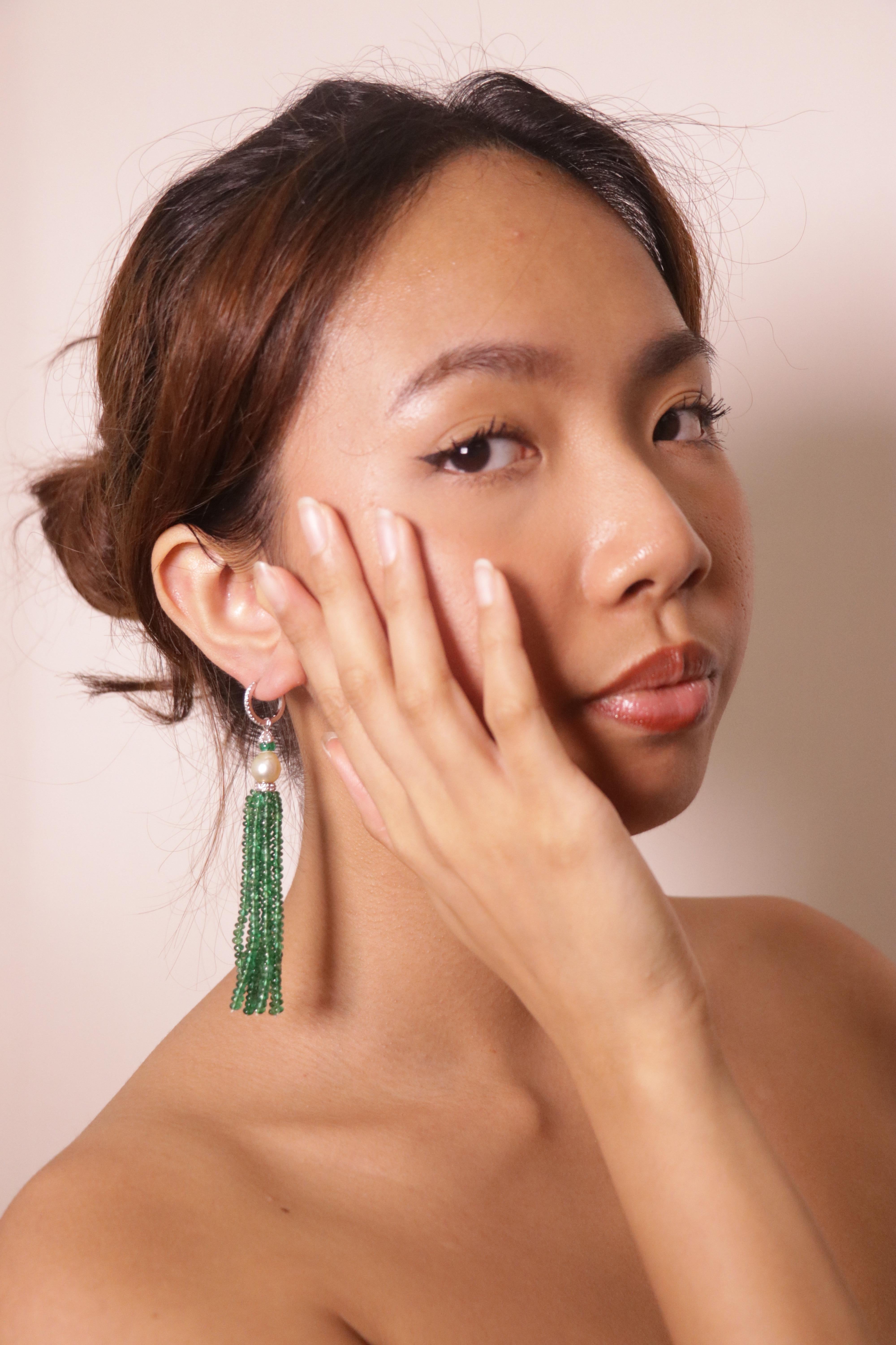 Orecchini con perle di smeraldo naturale Greene & Greene e perle coltivate con diamante a nappina in vendita 5