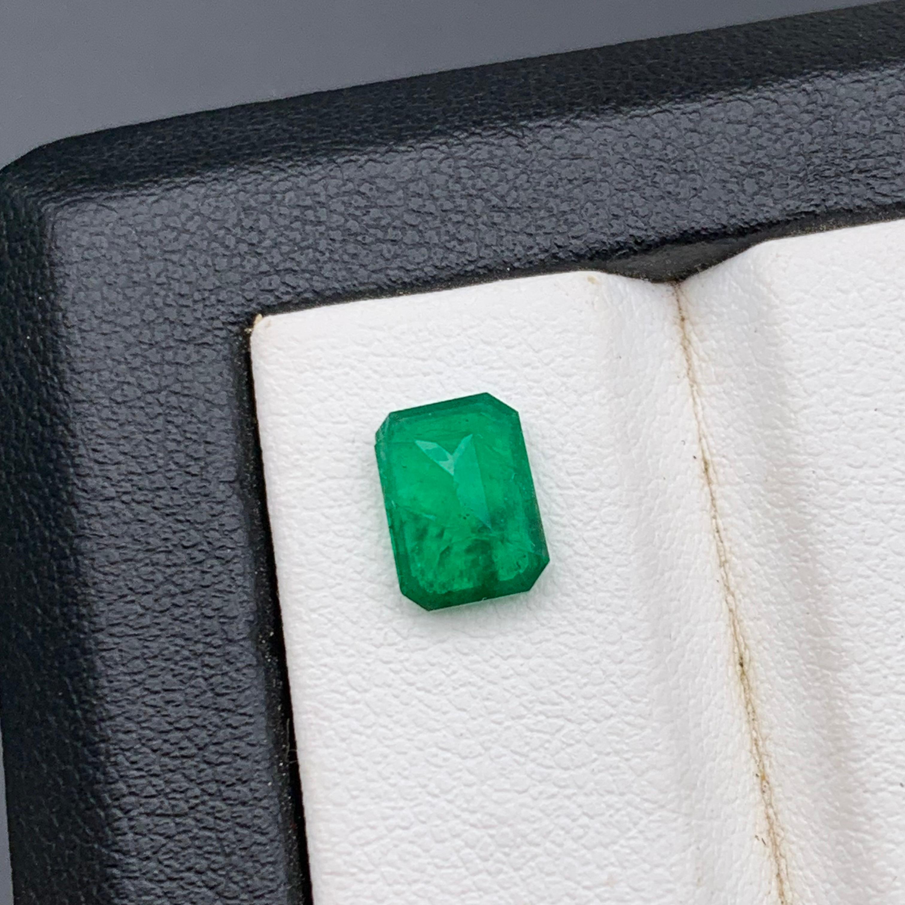 Natural Vivid Green Emerald Loose Gemstone 1.43 Ct Emerald Cut-for Ring Jewelry In condizioni Nuovo in vendita a Peshawar, PK