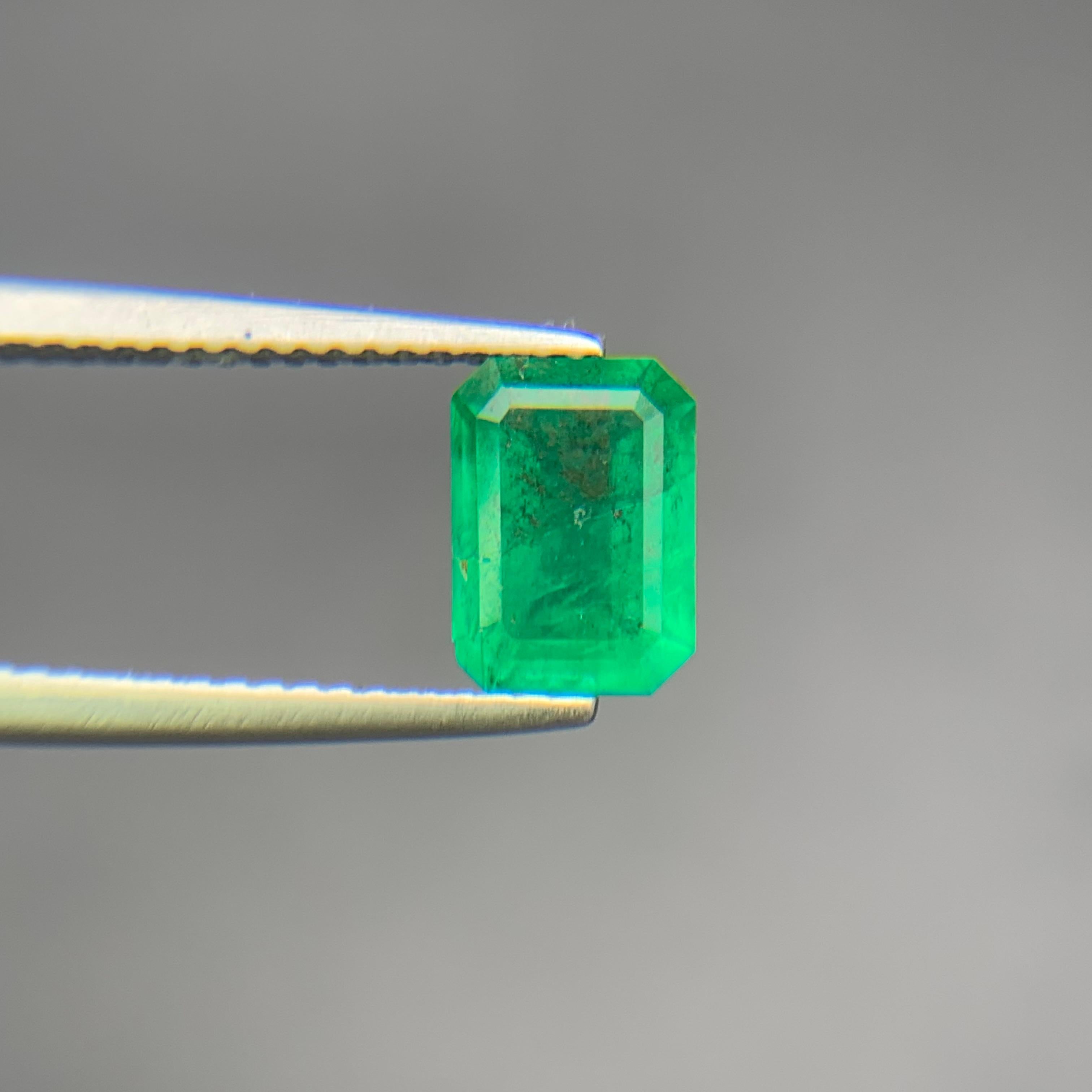 Natural Vivid Green Emerald Loose Gemstone 1.43 Ct Emerald Cut-for Ring Jewelry in vendita 1