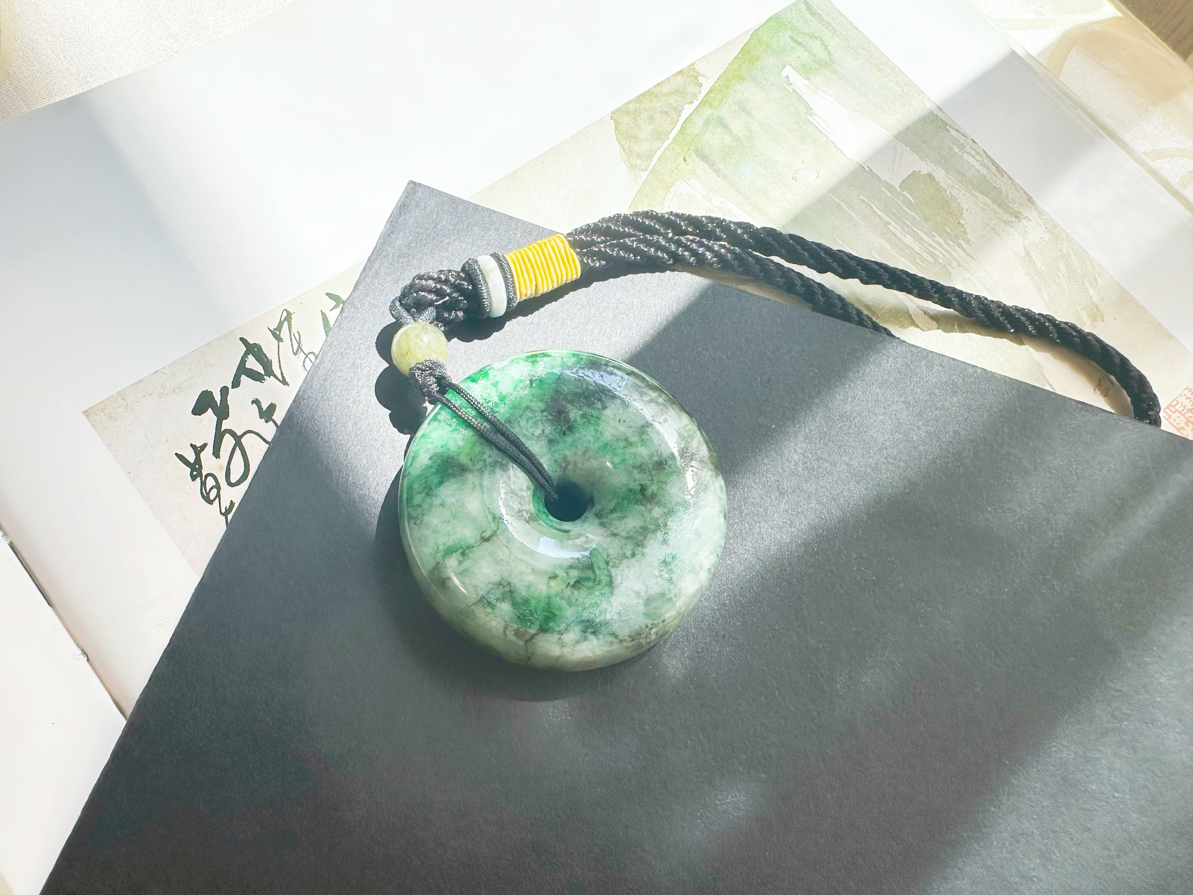 Naturelle Vert vif Halo Donut Jade pierres précieuses en vrac, fabrication de bijoux en vente 5