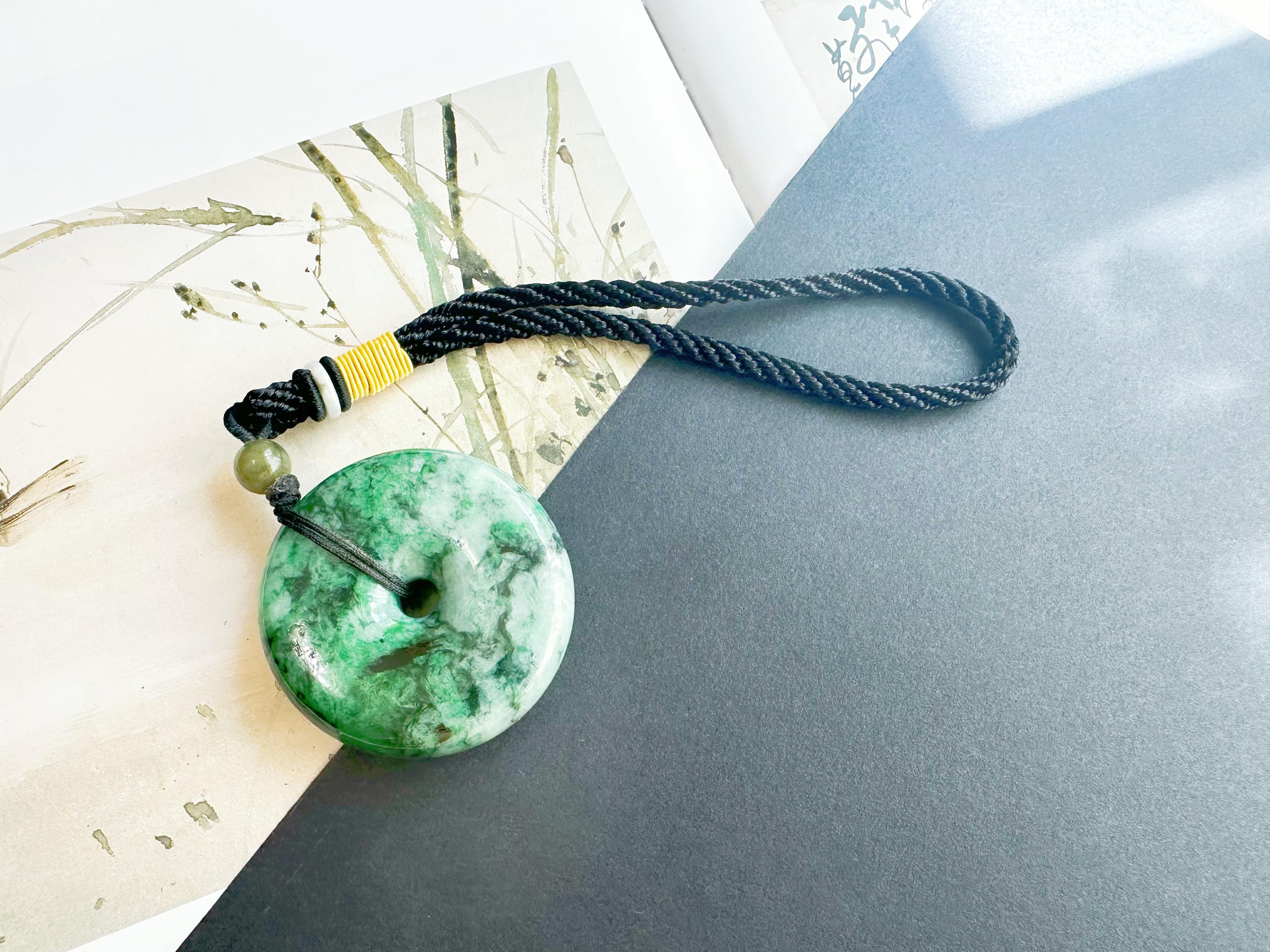 Naturelle Vert vif Halo Donut Jade pierres précieuses en vrac, fabrication de bijoux en vente 7