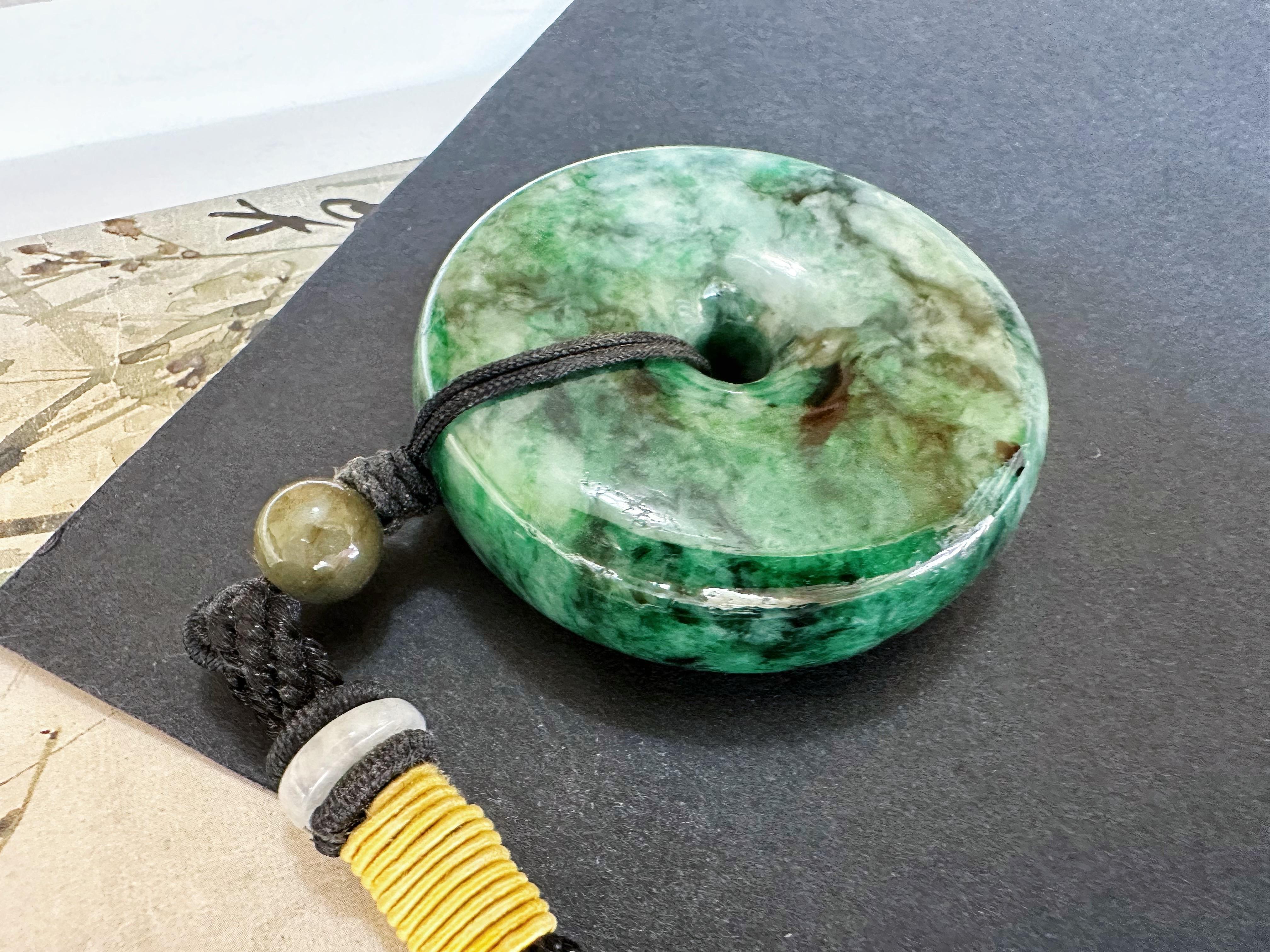 Naturelle Vert vif Halo Donut Jade pierres précieuses en vrac, fabrication de bijoux en vente 12