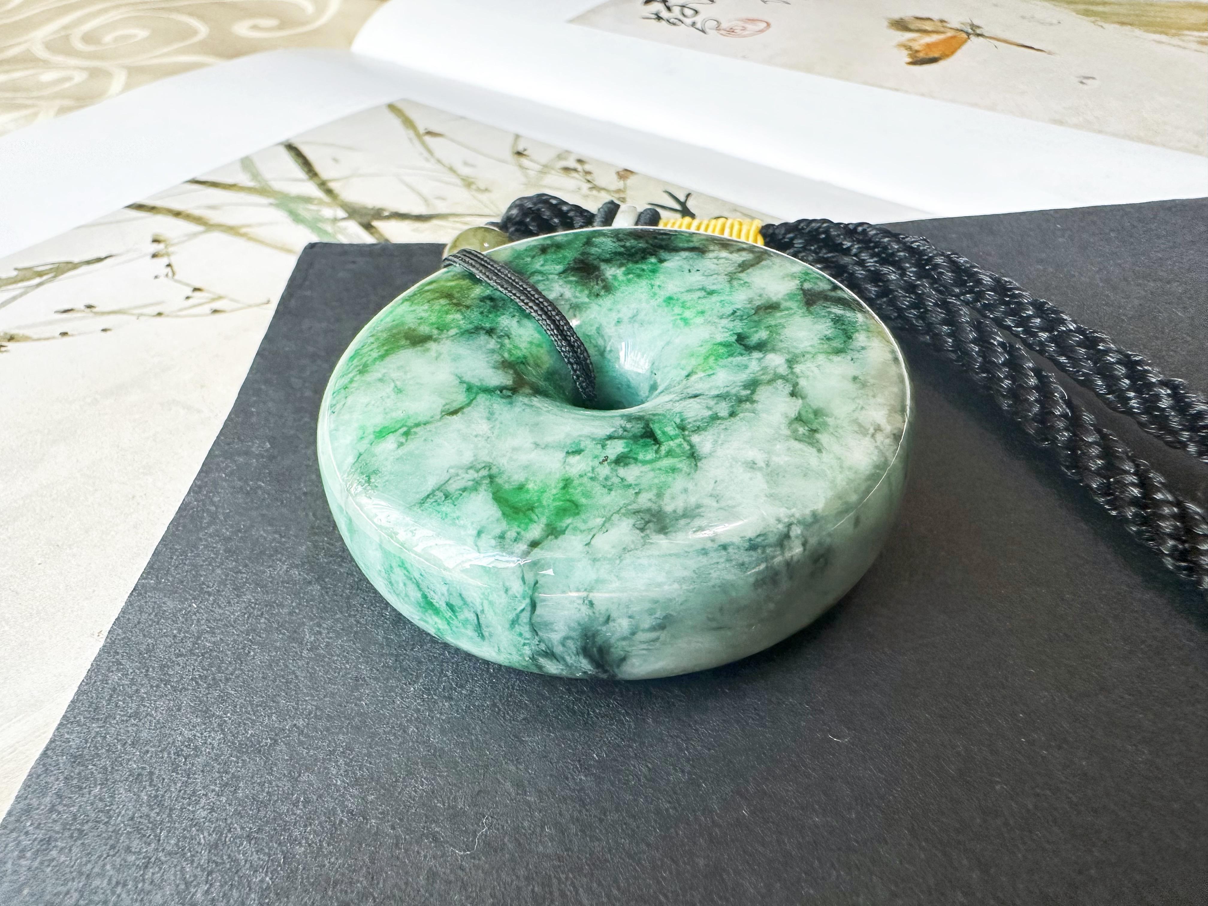Naturelle Vert vif Halo Donut Jade pierres précieuses en vrac, fabrication de bijoux en vente 13