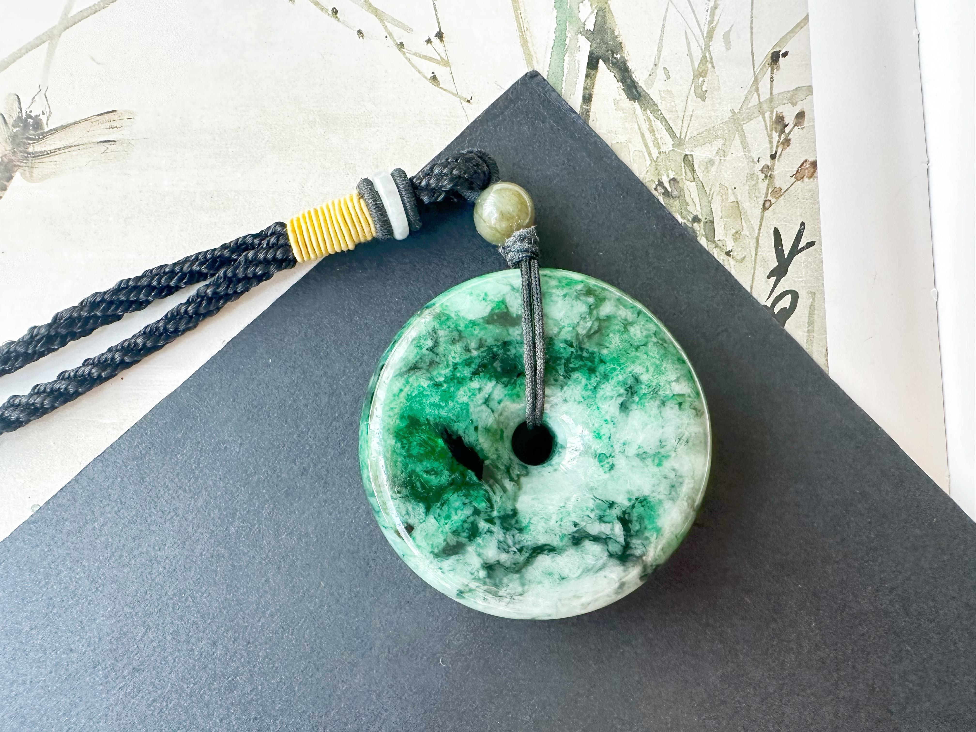 Arts and Crafts Naturelle Vert vif Halo Donut Jade pierres précieuses en vrac, fabrication de bijoux en vente