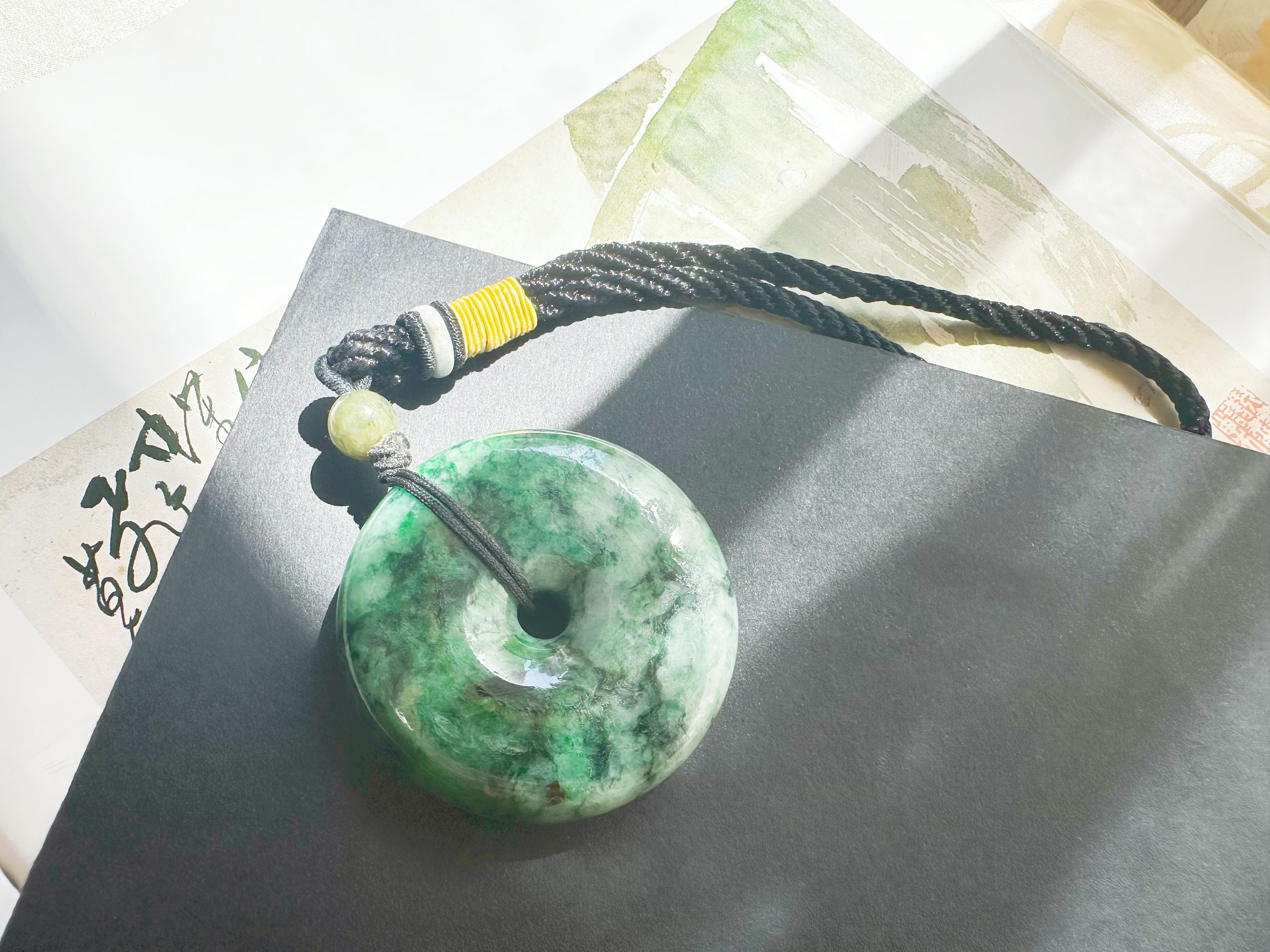 Naturelle Vert vif Halo Donut Jade pierres précieuses en vrac, fabrication de bijoux en vente 3