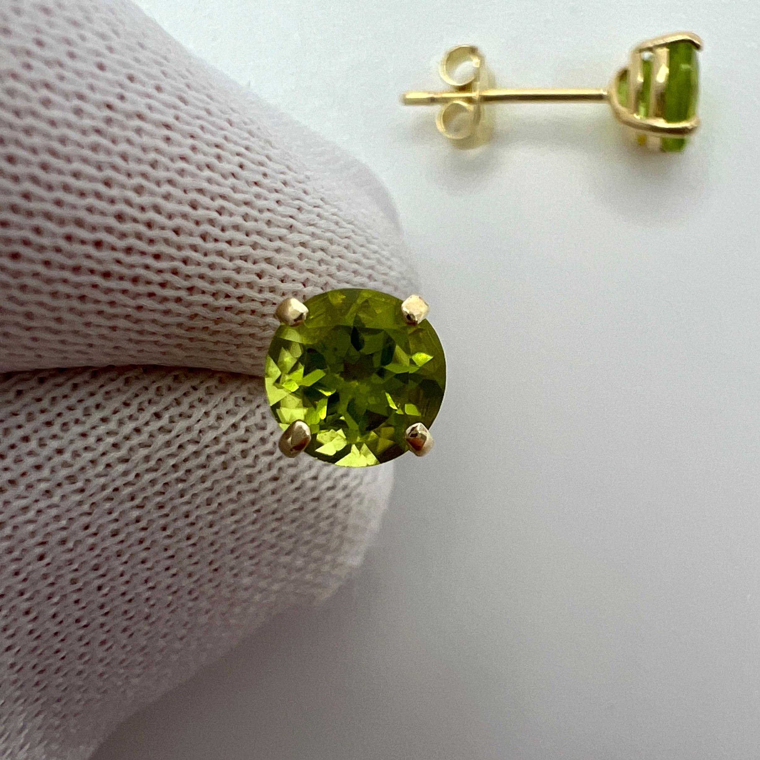 Natural 1.00ct Vivid Green Peridot 9k Yellow Gold Round Cut Earring Studs.
 
Beautiful 5mm matching pair of round peridot's with vivid green colour, excellent clarity and an excellent round brilliant cut. 

The gemstones may vary slightly from the