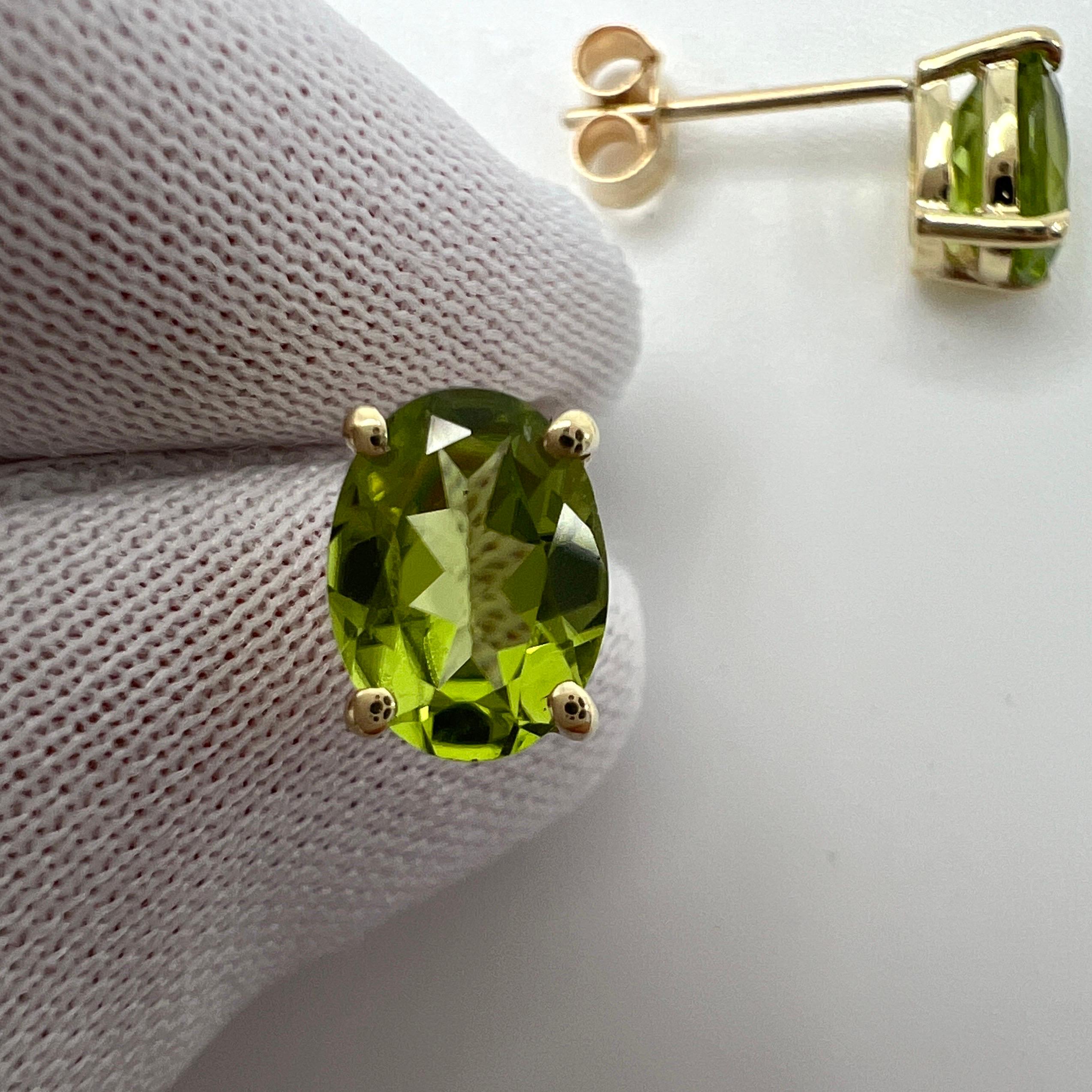 Natural Vivid Green Peridot Yellow Gold 9K Oval Cut Earring Studs 8x6mm.

Natural Vivid Green 2.50 Carat Peridot Yellow Gold Earring Studs. 

Beautiful 8x6mm matching pair of oval cut peridot with vivid green colour, excellent clarity and an