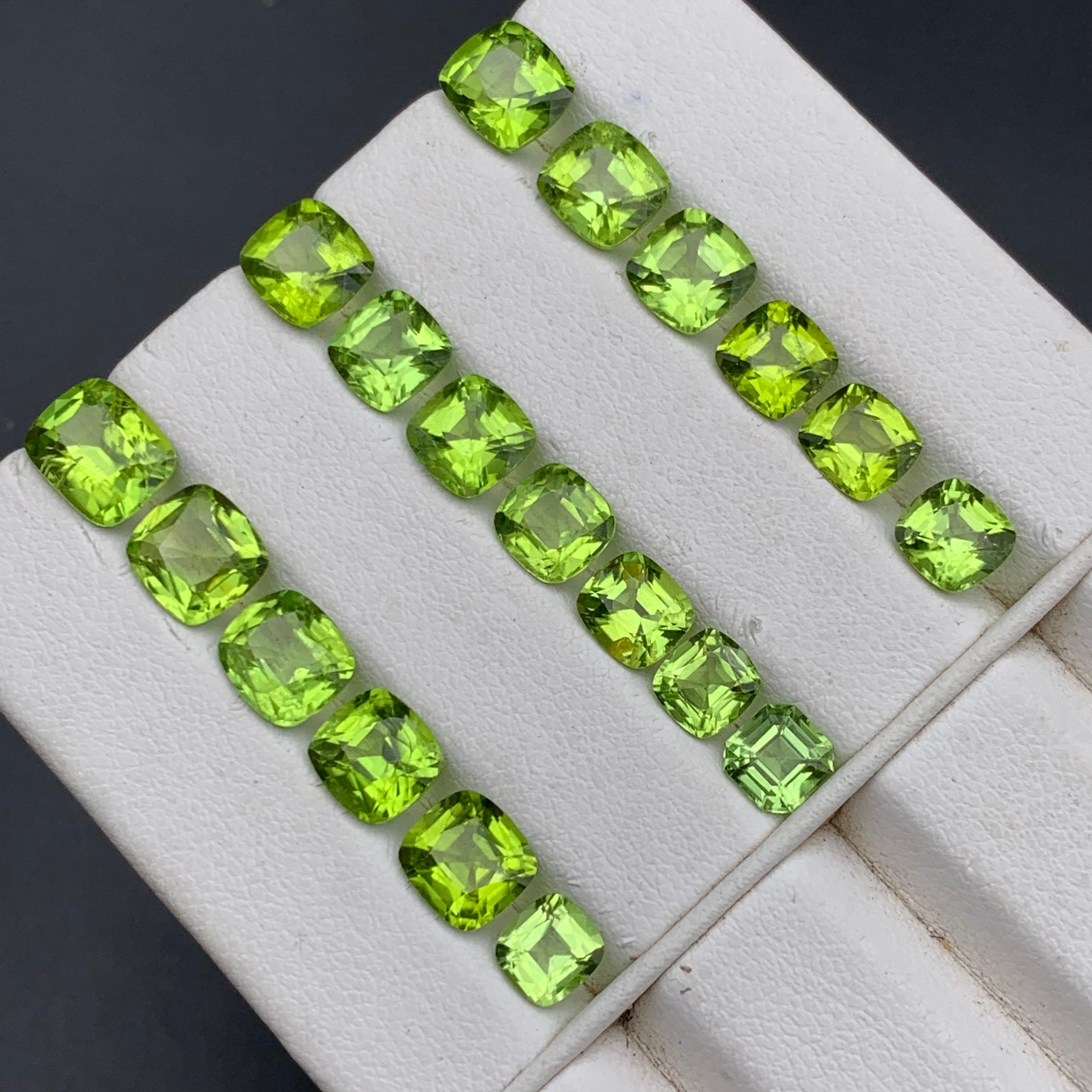 Natürlicher lebendiger grüner Peridot 22.73 Ct Cushion Cut Lose Edelsteine Lot für Schmuck im Angebot 2